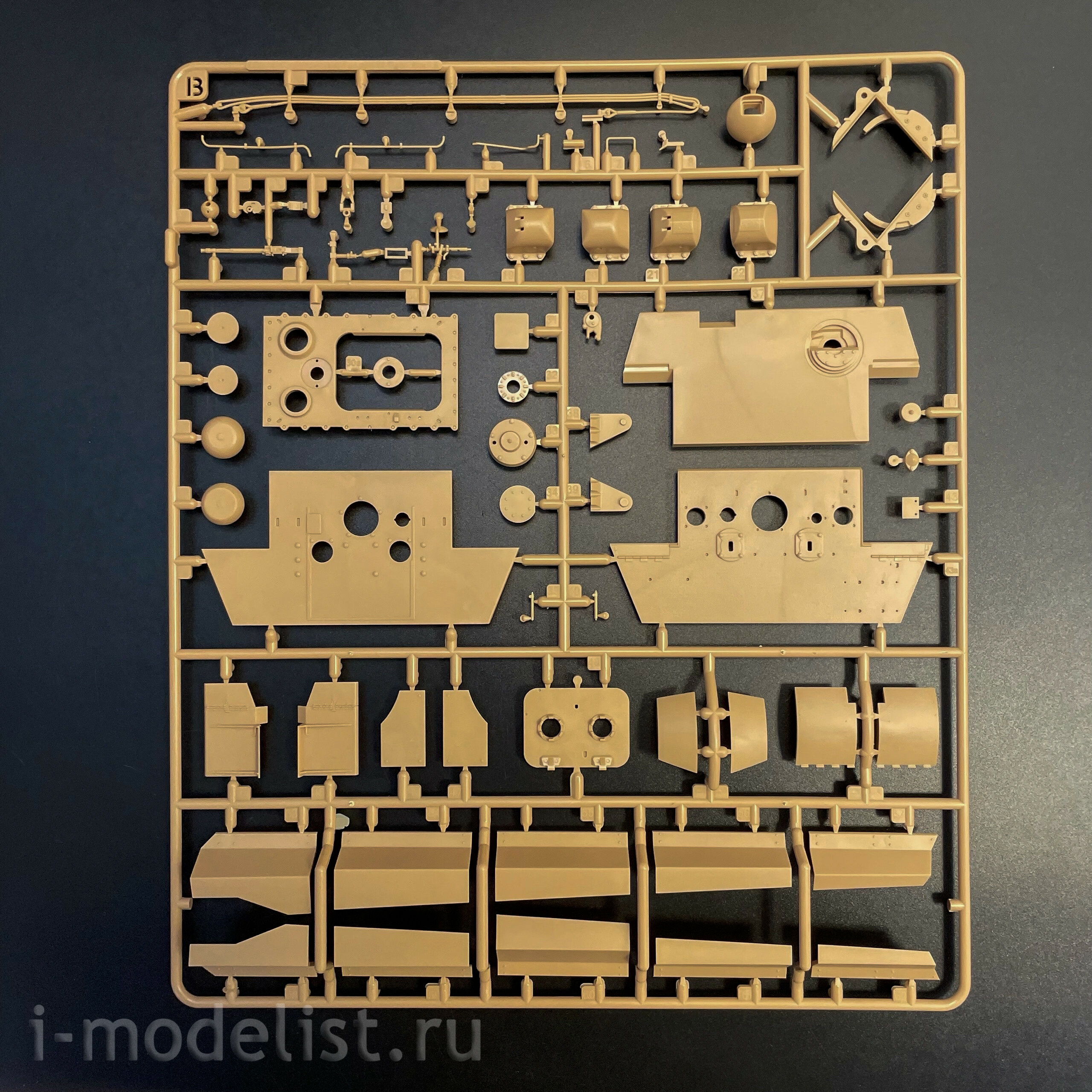 RM-5138 Rye Field Model 1/35 Немецкий танк Sd.Kfz. 182 Pz.Kpfw.VI Ausf.B King Tiger Арденны 1944 (Upgrade-версия)
