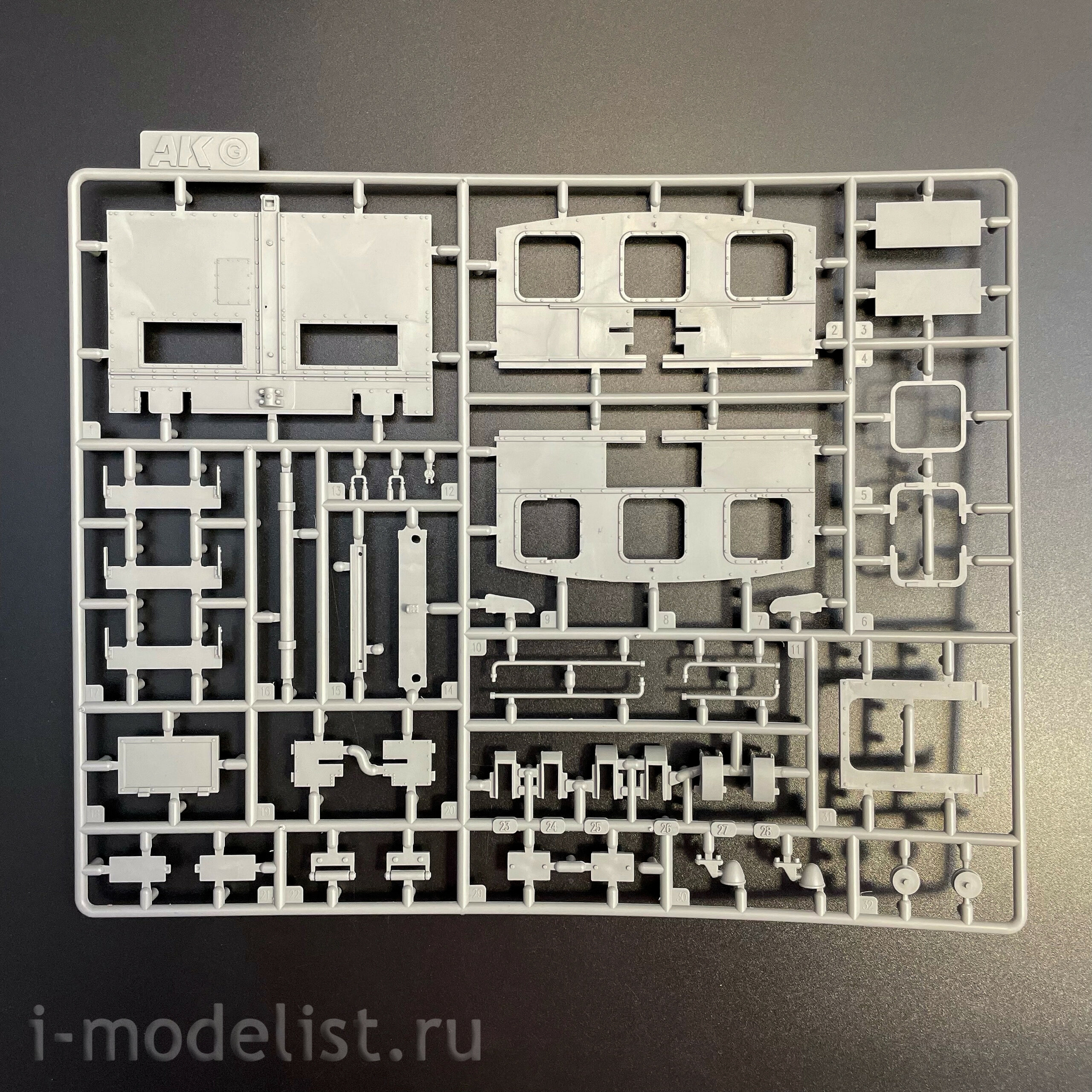AK35008 AK Interactive 1/35 Маневровый локомотив Breuer IV