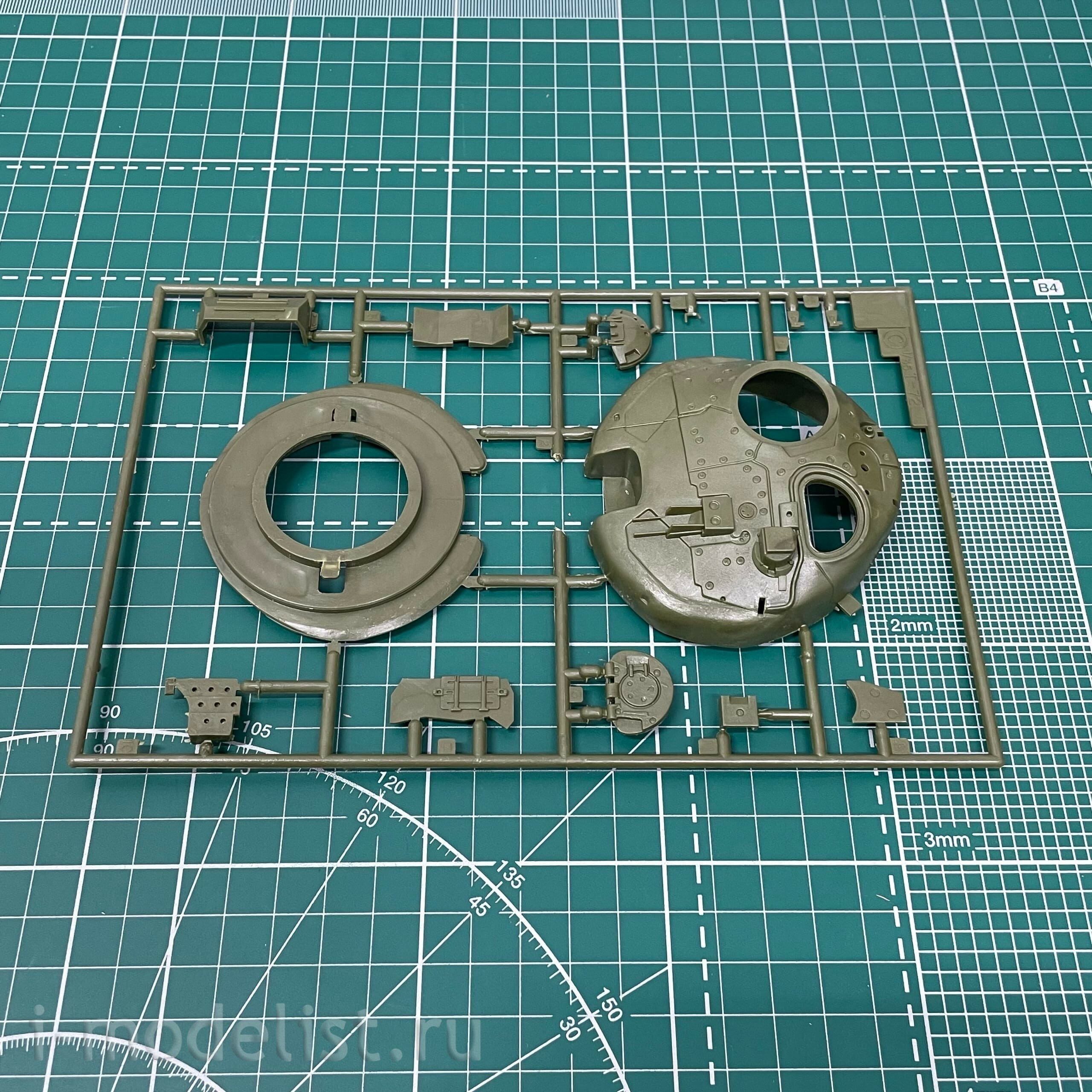 3550 Звезда 1/35 Советский основной боевой танк Т-72Б