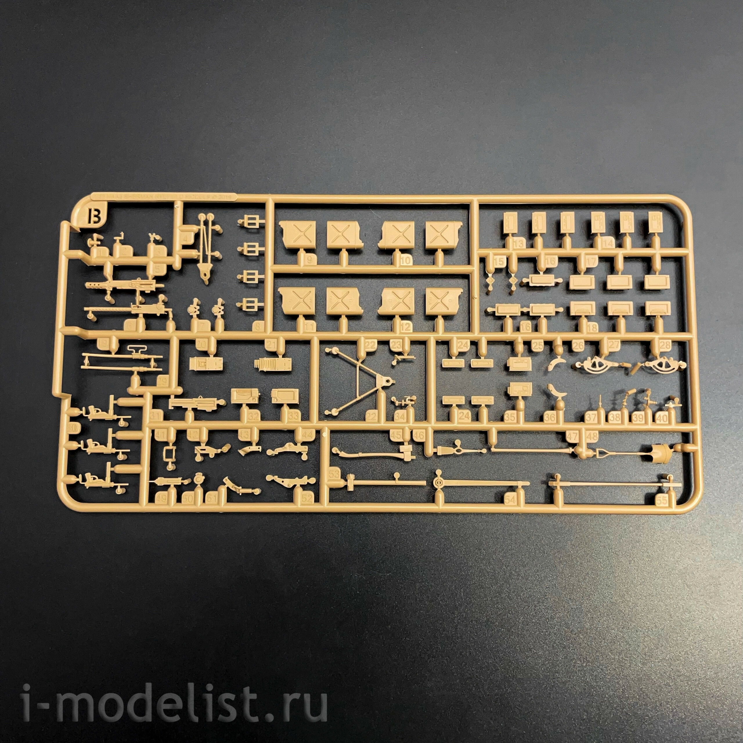 RM-5132 Rye Field Model 1/35 Танк M4A3 Sherman 76W VVSS поздний (Стандартная версия)