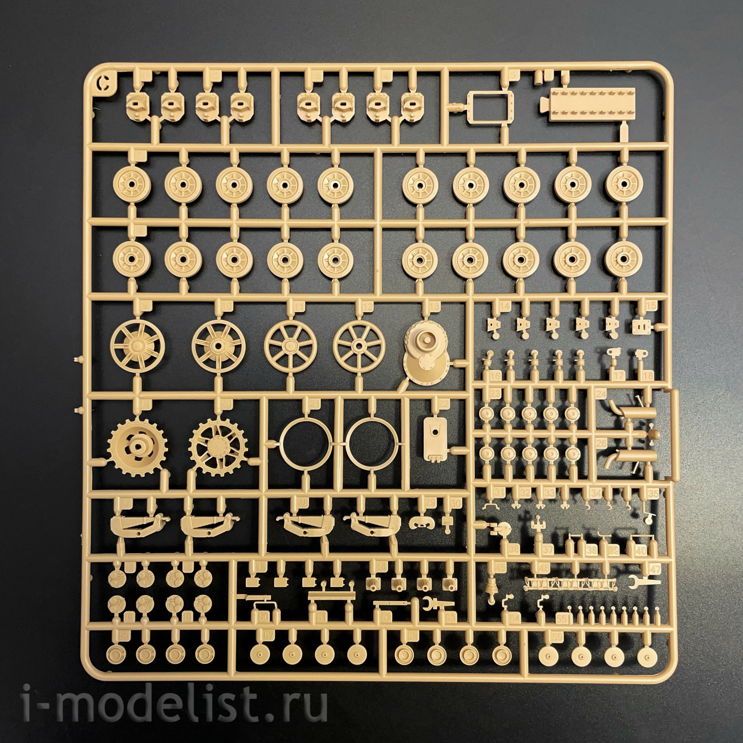 RM-5127 Rye Field Model 1/35 Sd.Kfz.161/1 Panzerkampfwagen IV Ausf.H поздний (с двигателем и рабочими траками)