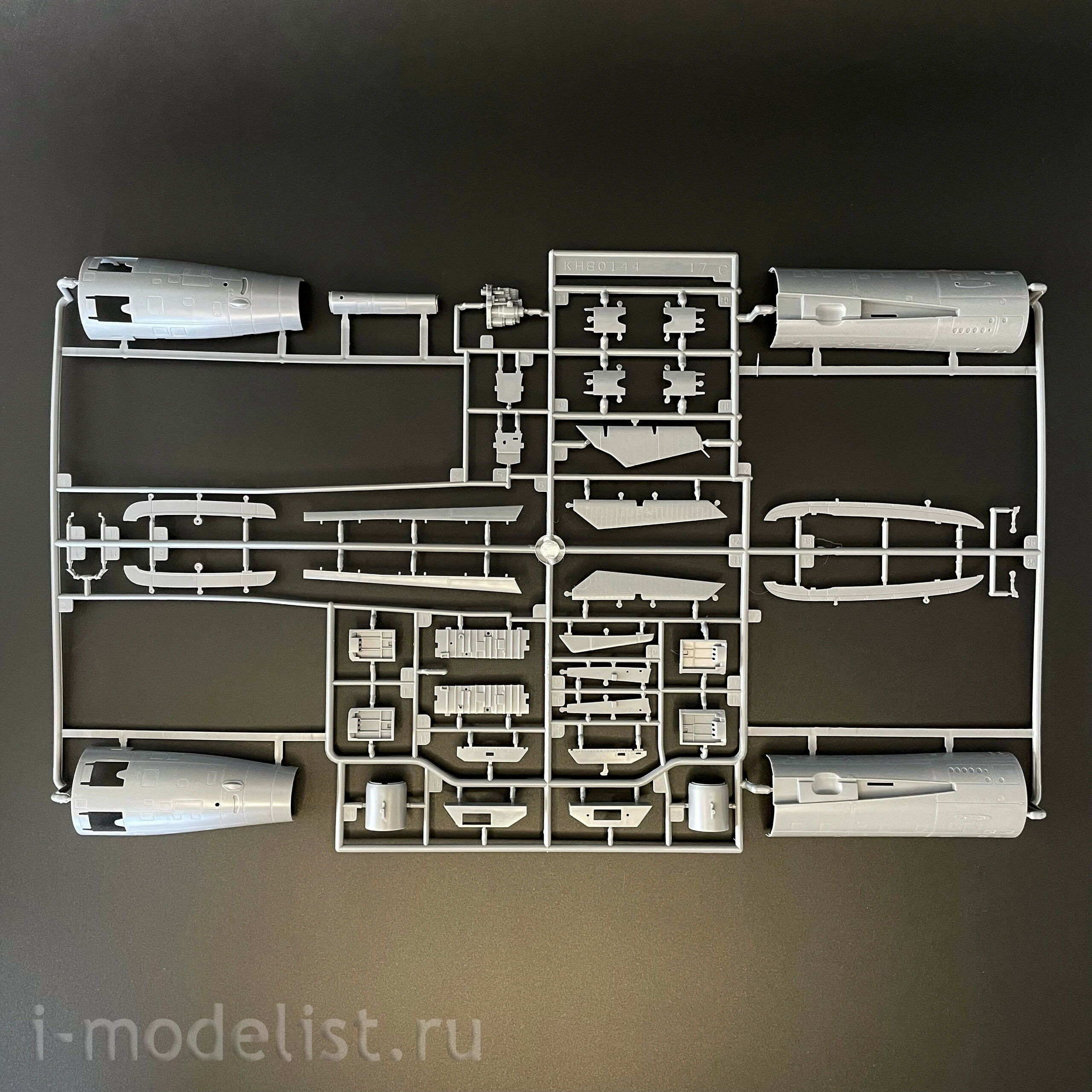 KH80146 Zimi Model 1/48 Российский истребитель-бомбардировщик С-22 M3/M4