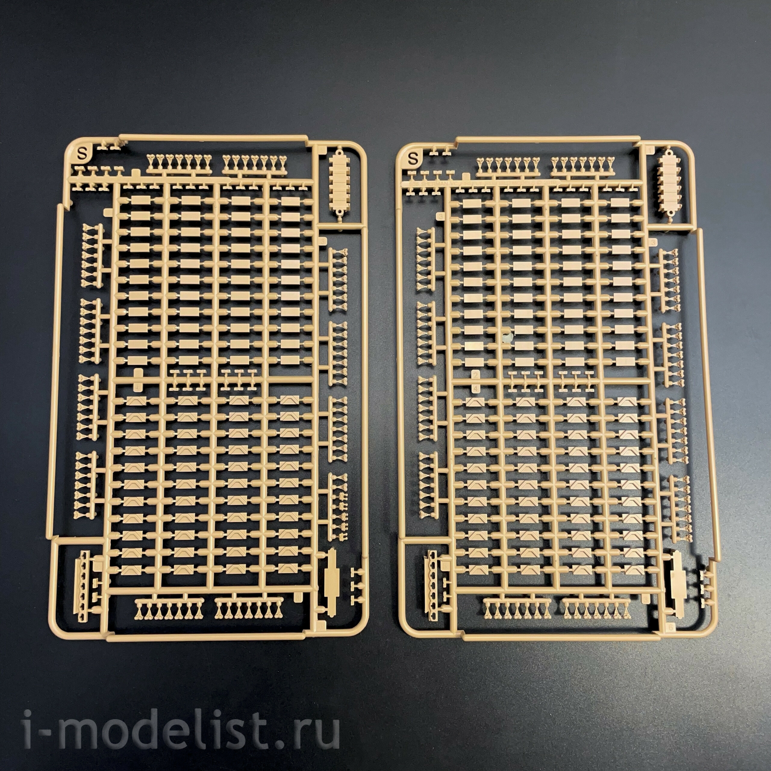 RM-5135 Rye Field Model 1/35 Танк M4A3 Sherman 76W VVSS поздний (Стандартная версия с интерьером)	