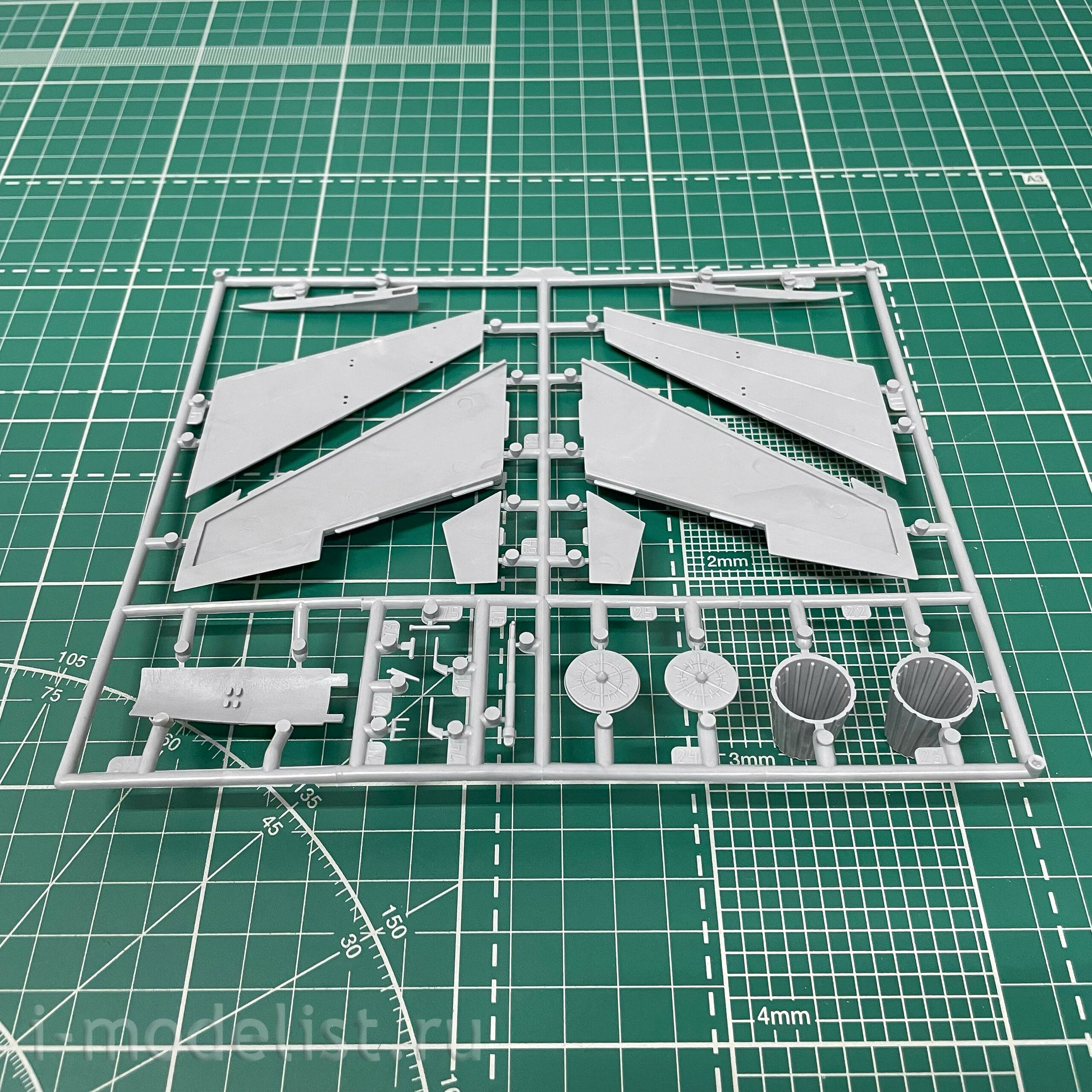 7240ПН Звезда 1/72 Подарочный набор: Истребитель завоевания превосходства в воздухе Су-35