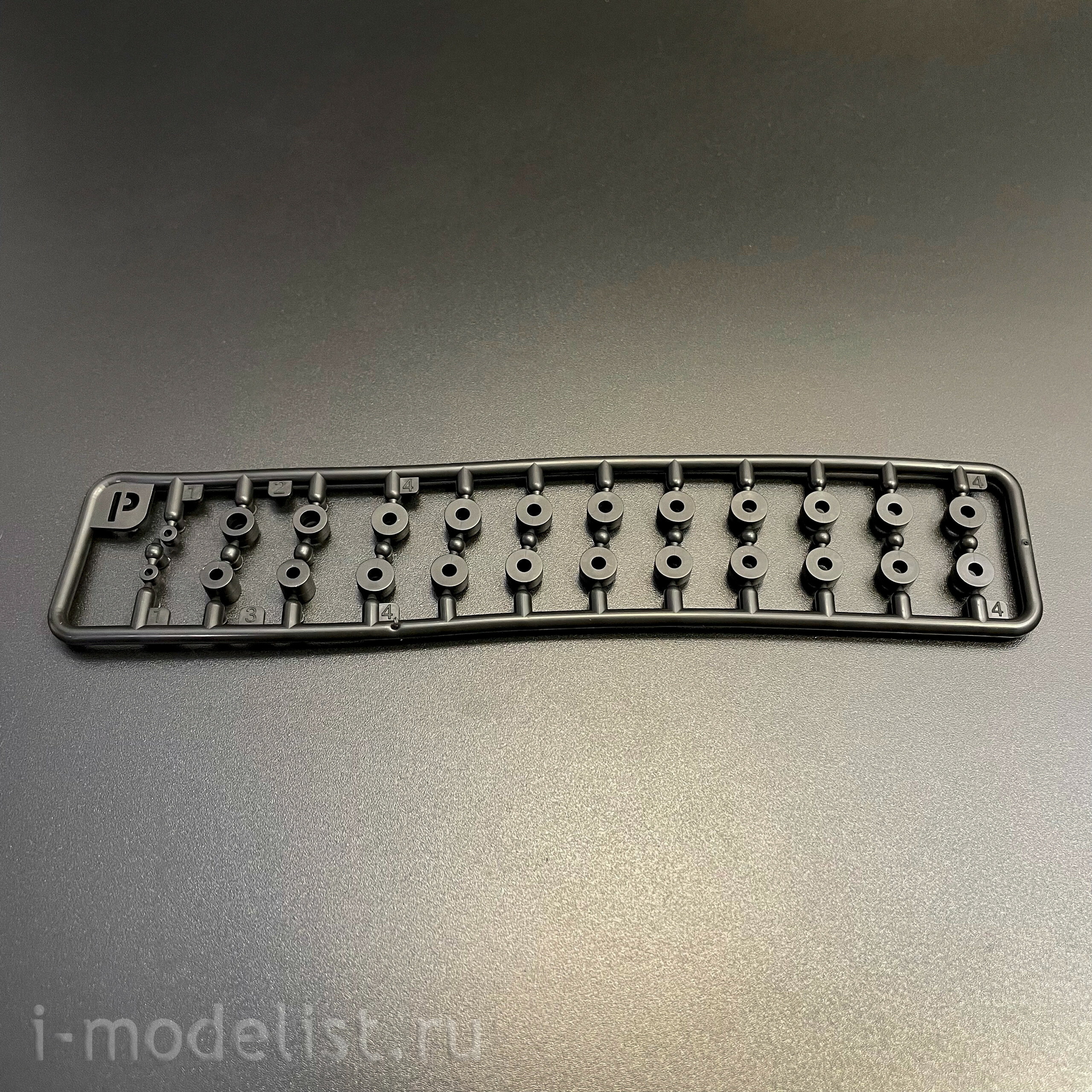 RM-5125 Rye Field Model 1/35 Немецкий тяжелый танк Sd.Kfz.182 Tiger Ausf.B King Tiger (турель Henschel), стандартная версия