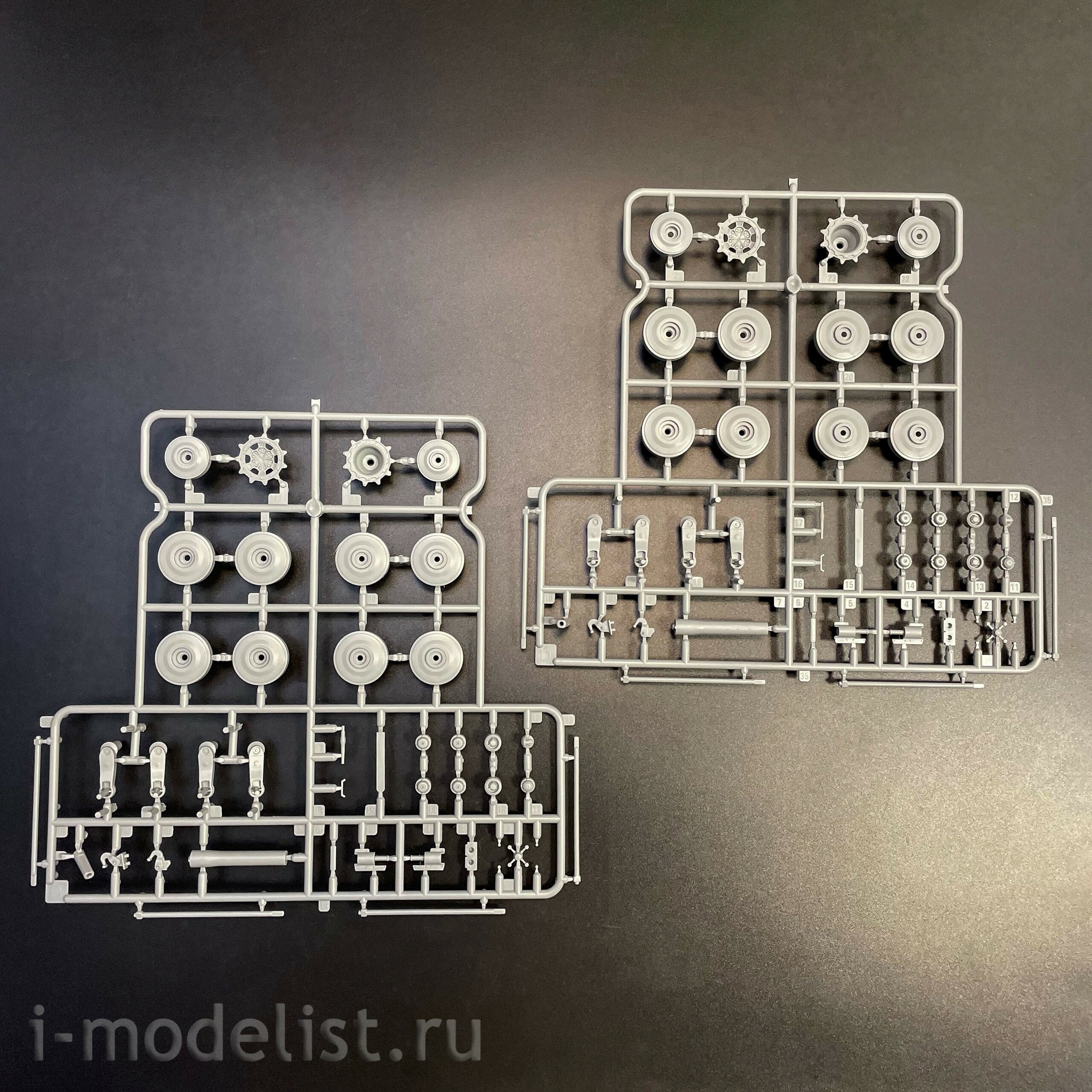 35A062 Amusing Hobby 1/35 Немецкий танк Leopard 2 A-RC 3.0