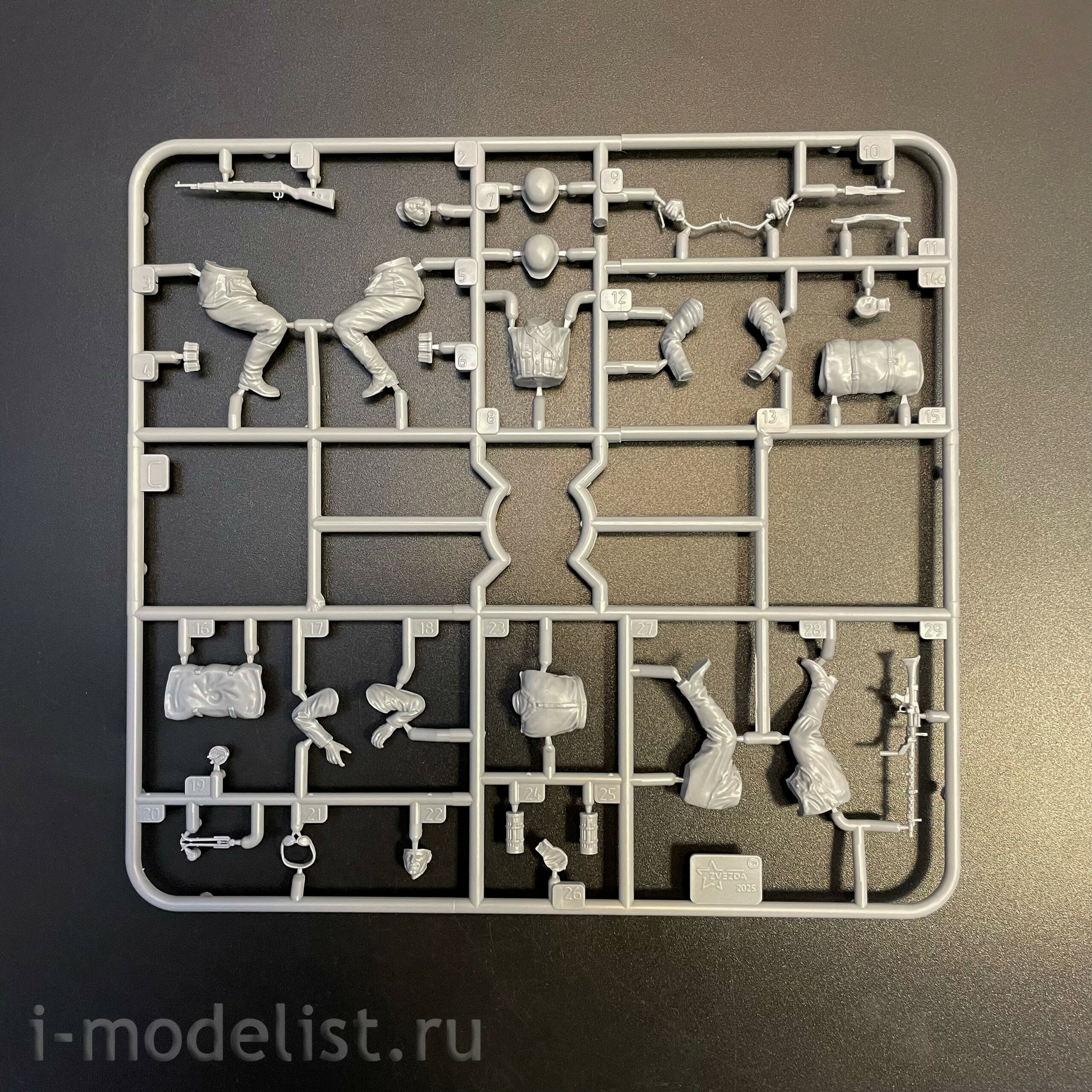 3717 Звезда 1/35 Немецкий мотоцикл Zündapp K800 с коляской и экипажем
