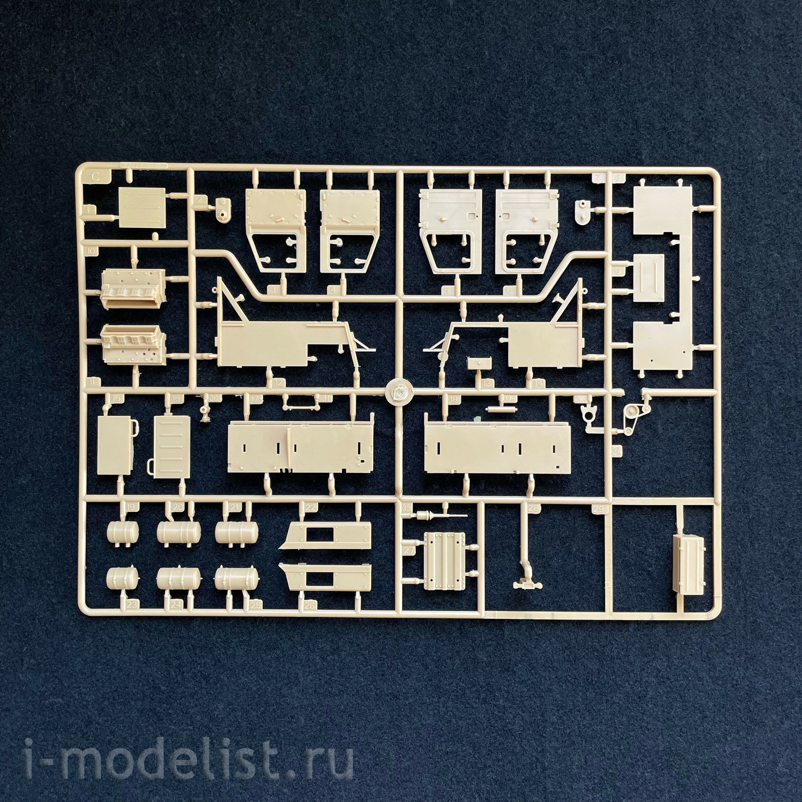 01087 Трубач 1/35 ЗРПК 96k6 на базе четырёхосного тягача 6909