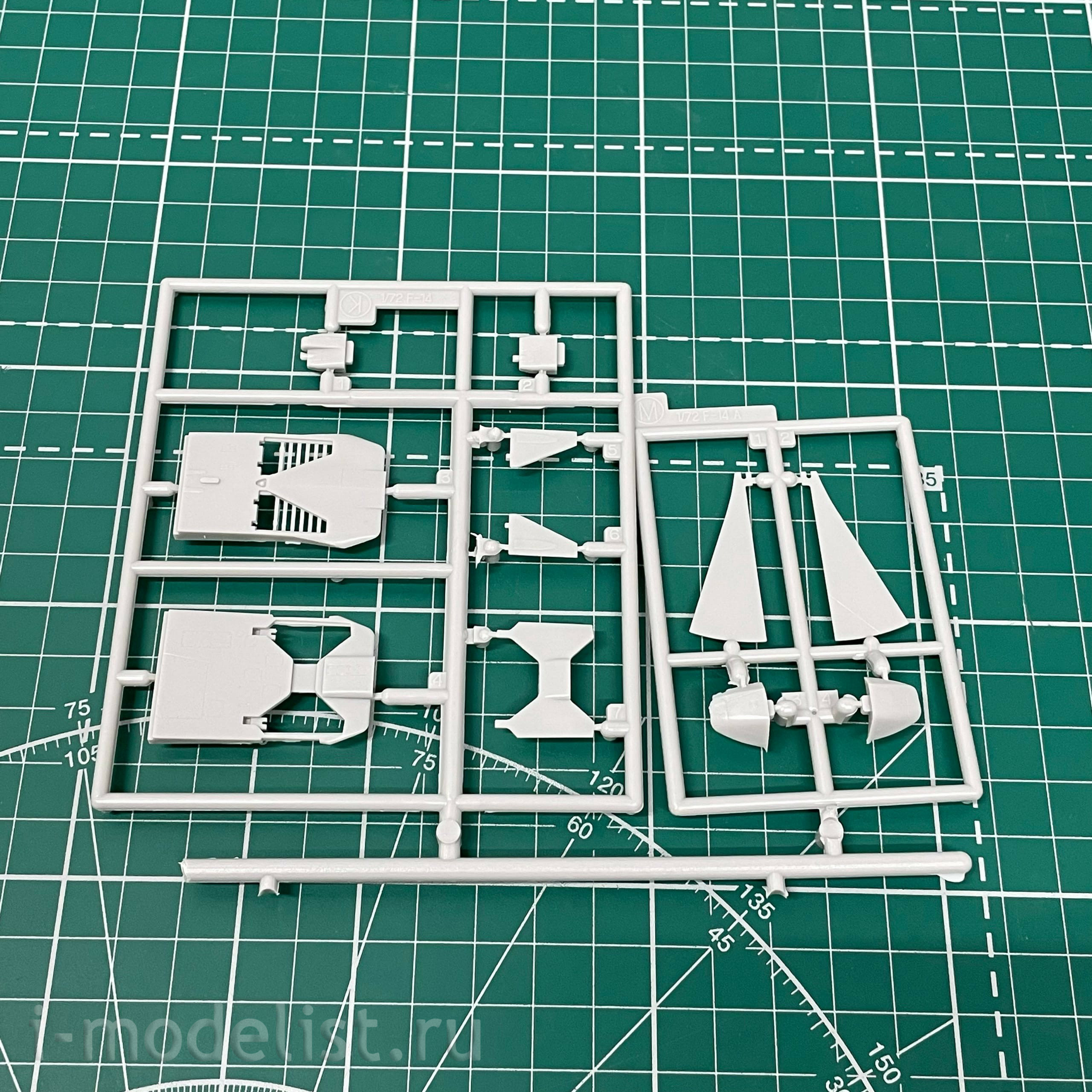 02242 Hasegawa 1/72 Истребитель F-14A Иранские ВС