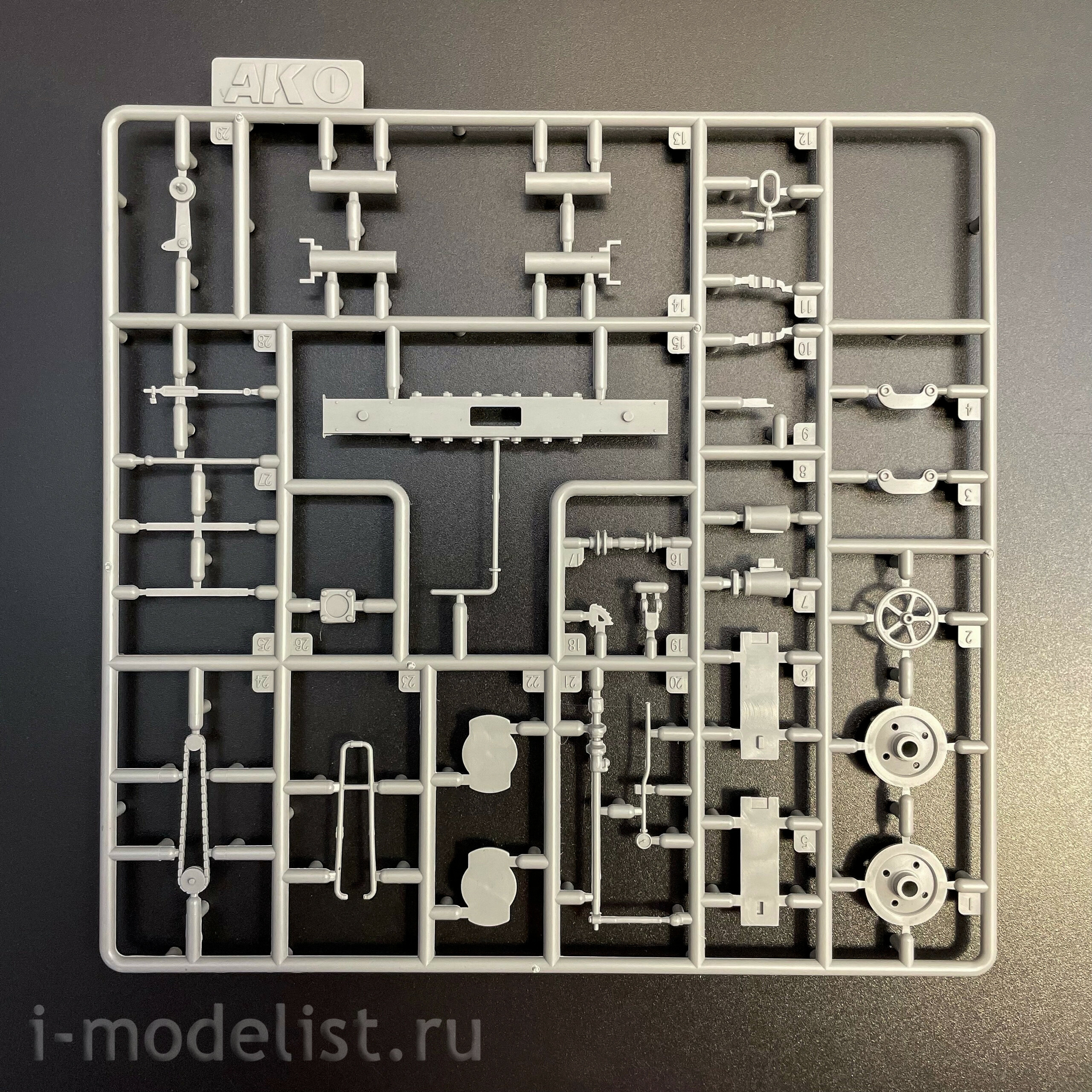 AK35008 AK Interactive 1/35 Маневровый локомотив Breuer IV
