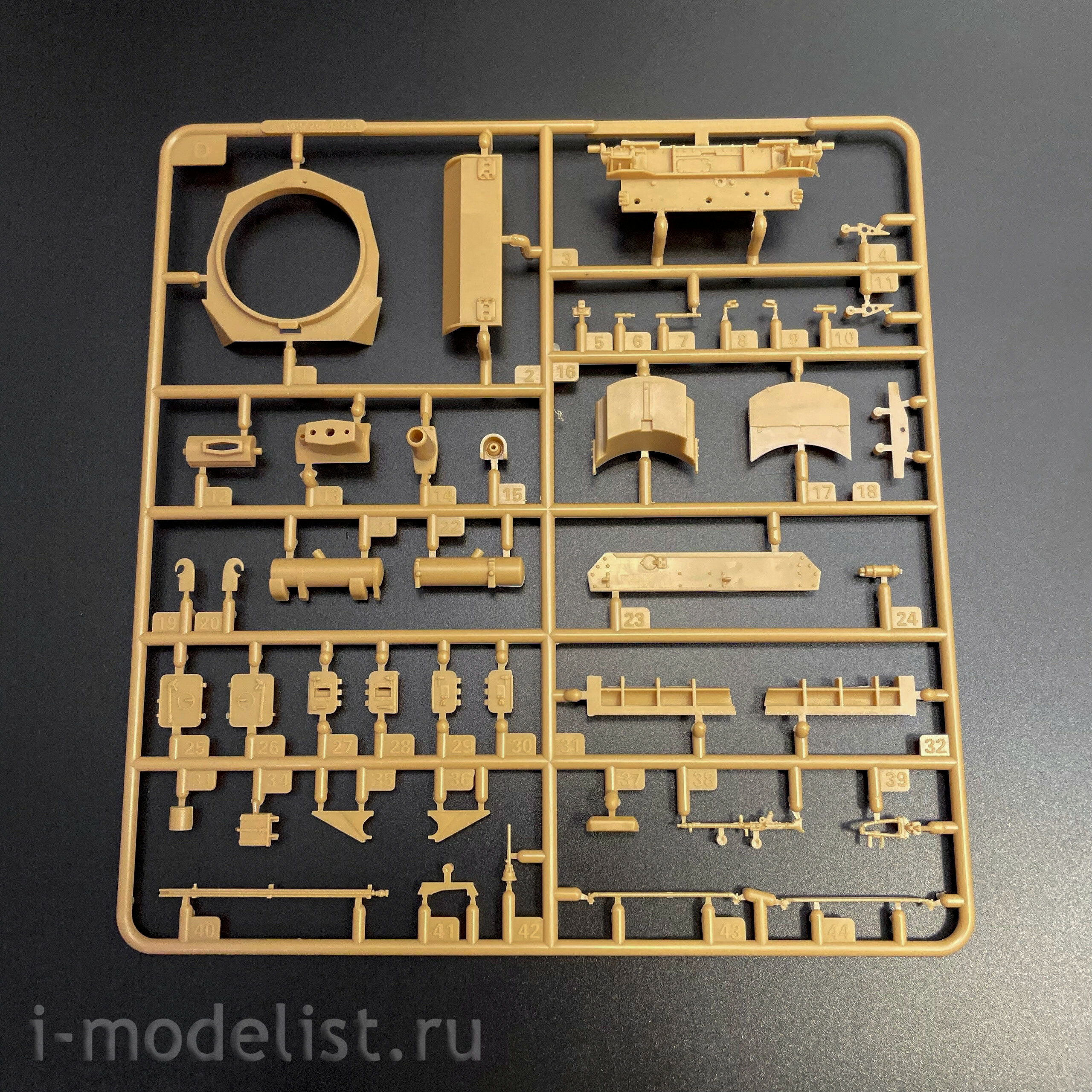 84841 HobbyBoss 1/48 Немецкий средний танк Pzkpfw IV Ausf.H