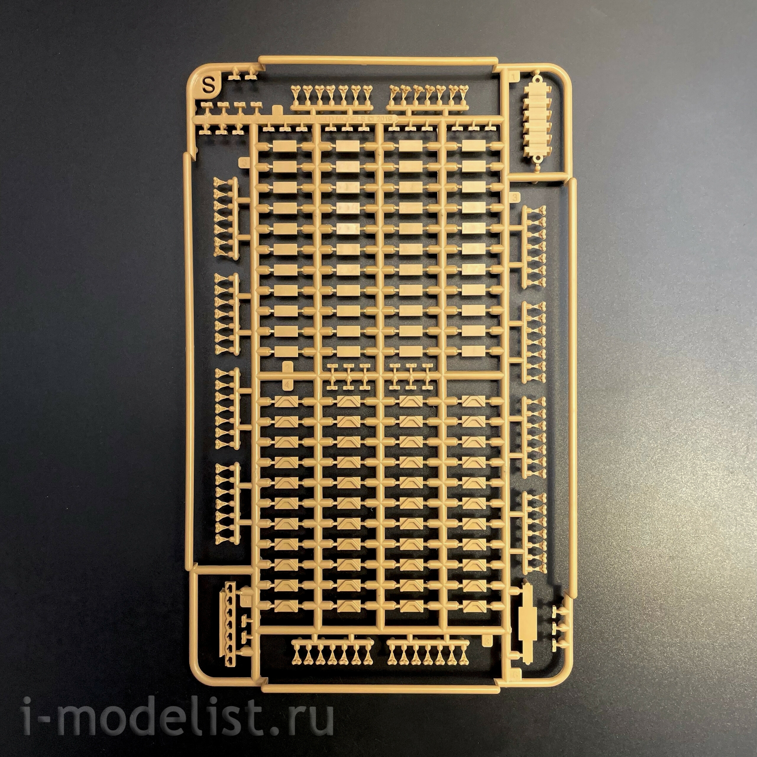 RM-3029 Rye Field Model 1/35 Наборные пластиковые траки серии Т-48 для М4 Sherman