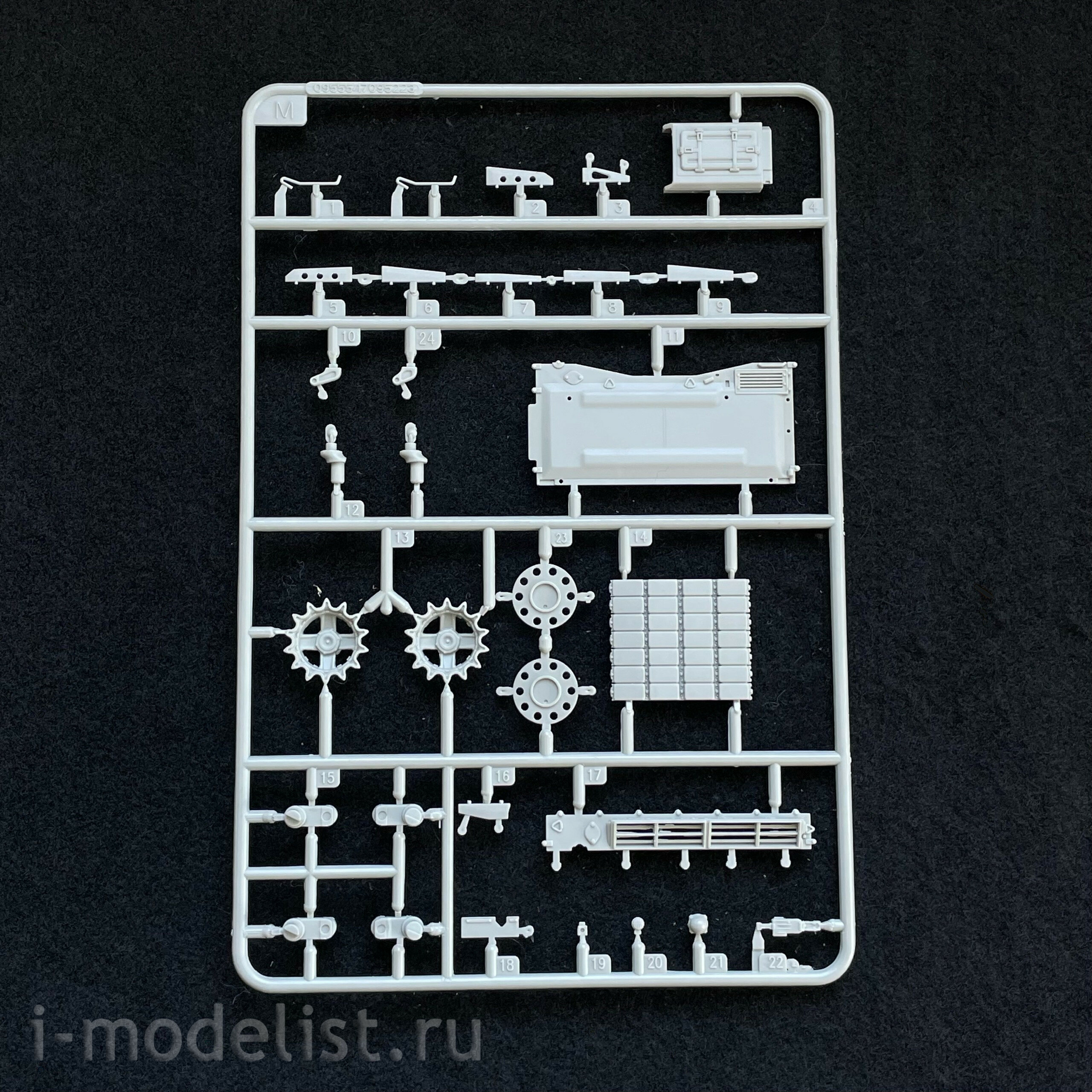 09603 Трубач 1/35 Российский танк Т-72М (по лицензии УВЗ)