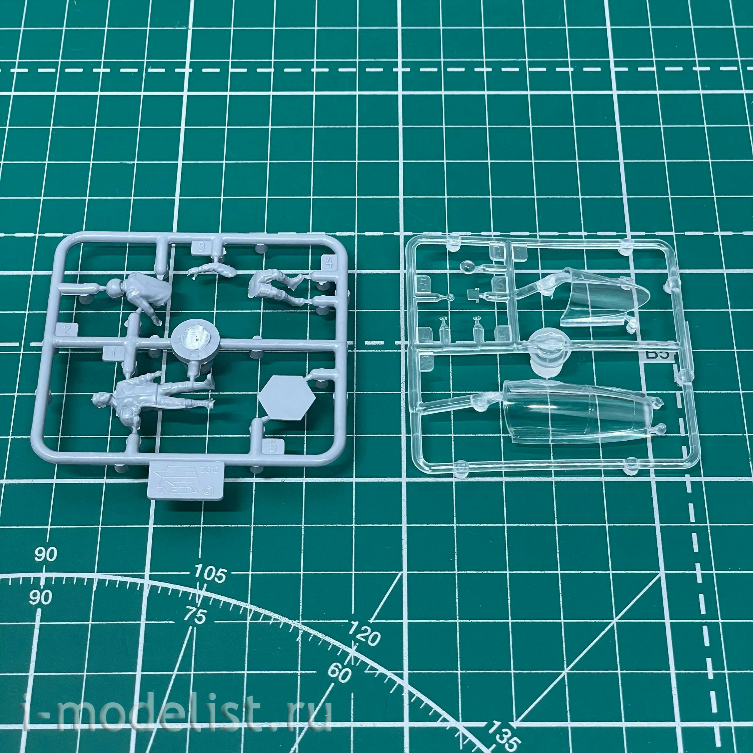7297П Звезда 1/72 Подарочный набор: Российский палубный истребитель Су-33