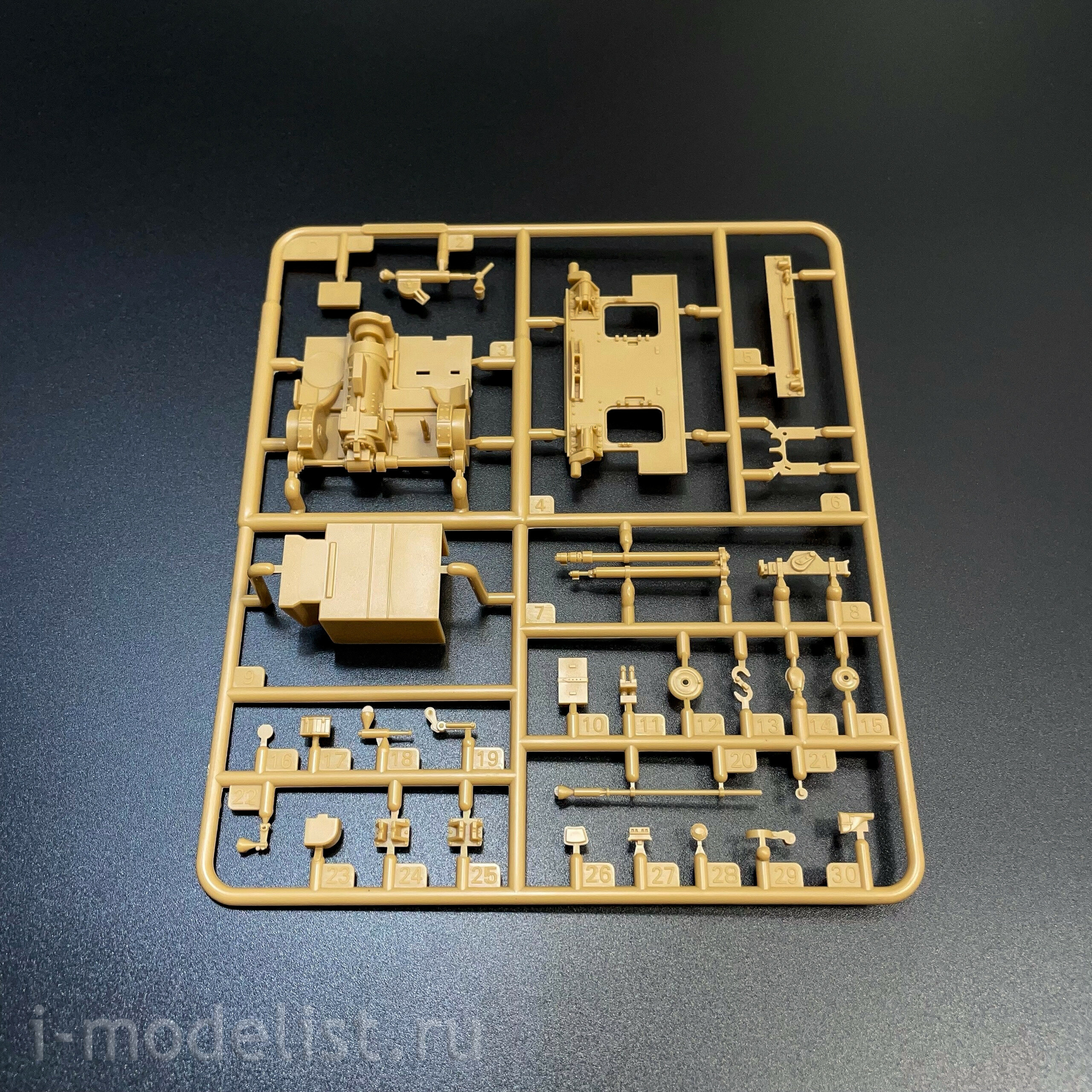 84835 Hobbyboss 1/48 Немецкий прототип Pz.Sfl.Iva Dicker Max