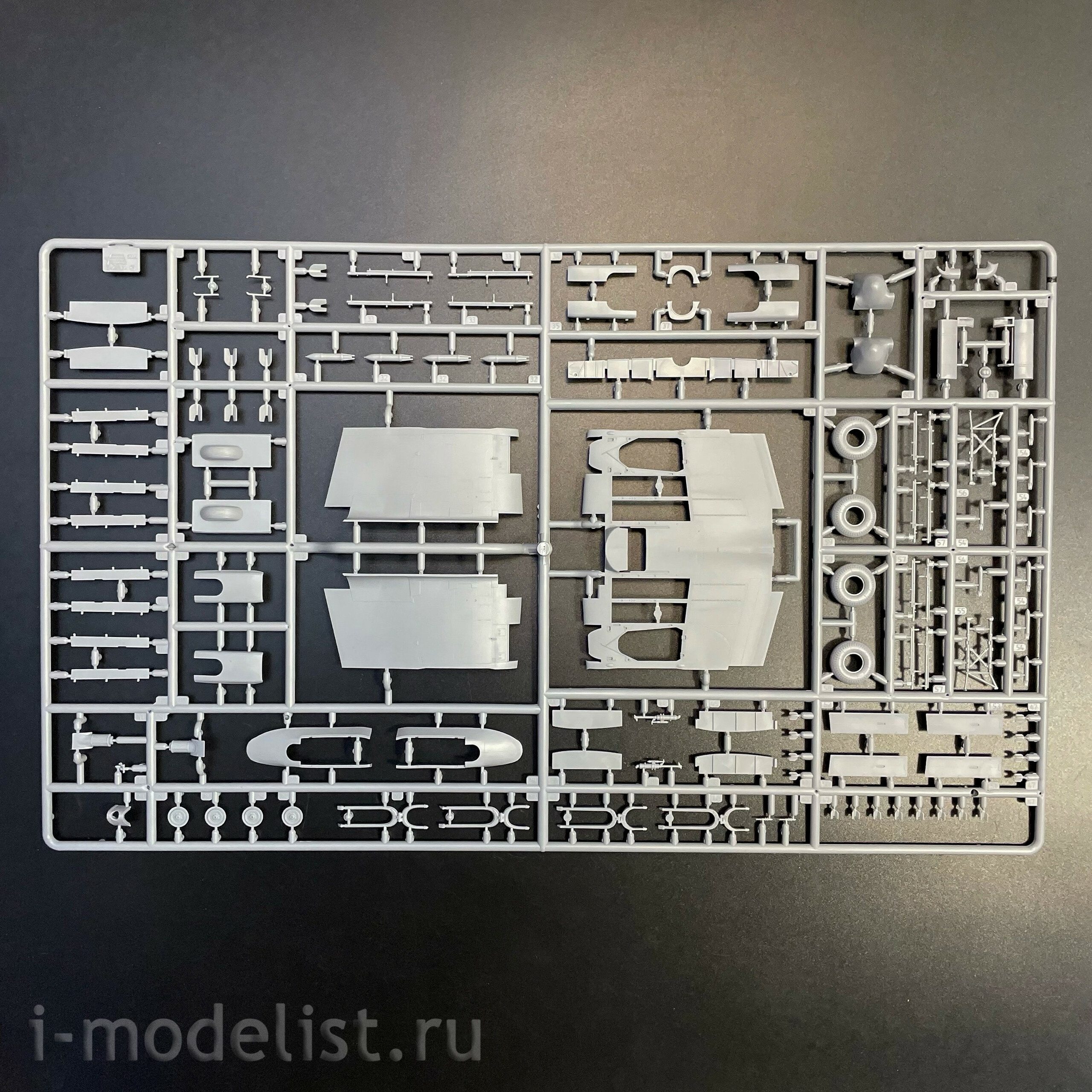 4826ГП Звезда 1/48 Герои Победы. Советский двухместный штурмовик Ил-2 (обр. 1943г)