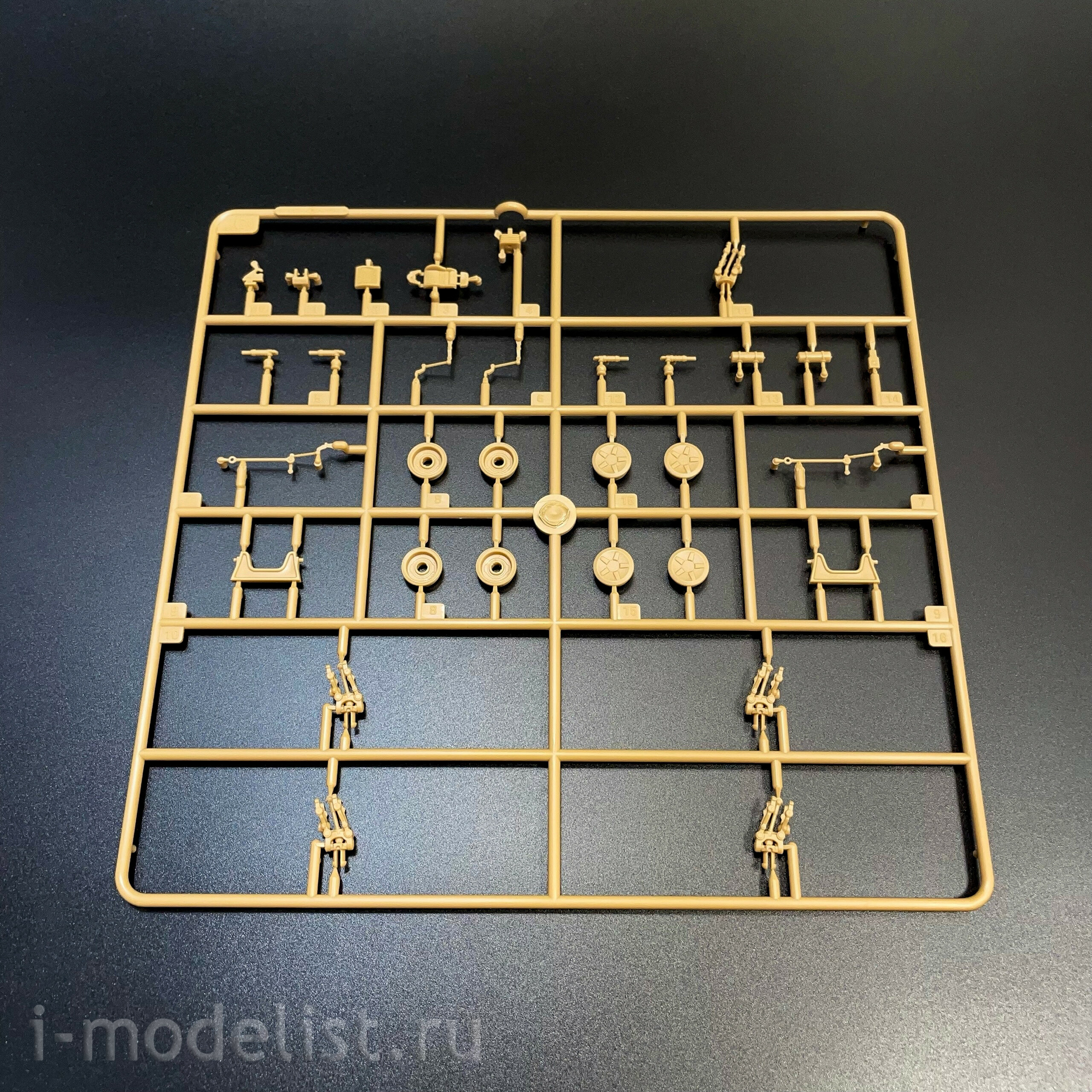 82963 HobbyBoss 1/72 Китайский подвижный грунтовый комплекс с МБР DF-41