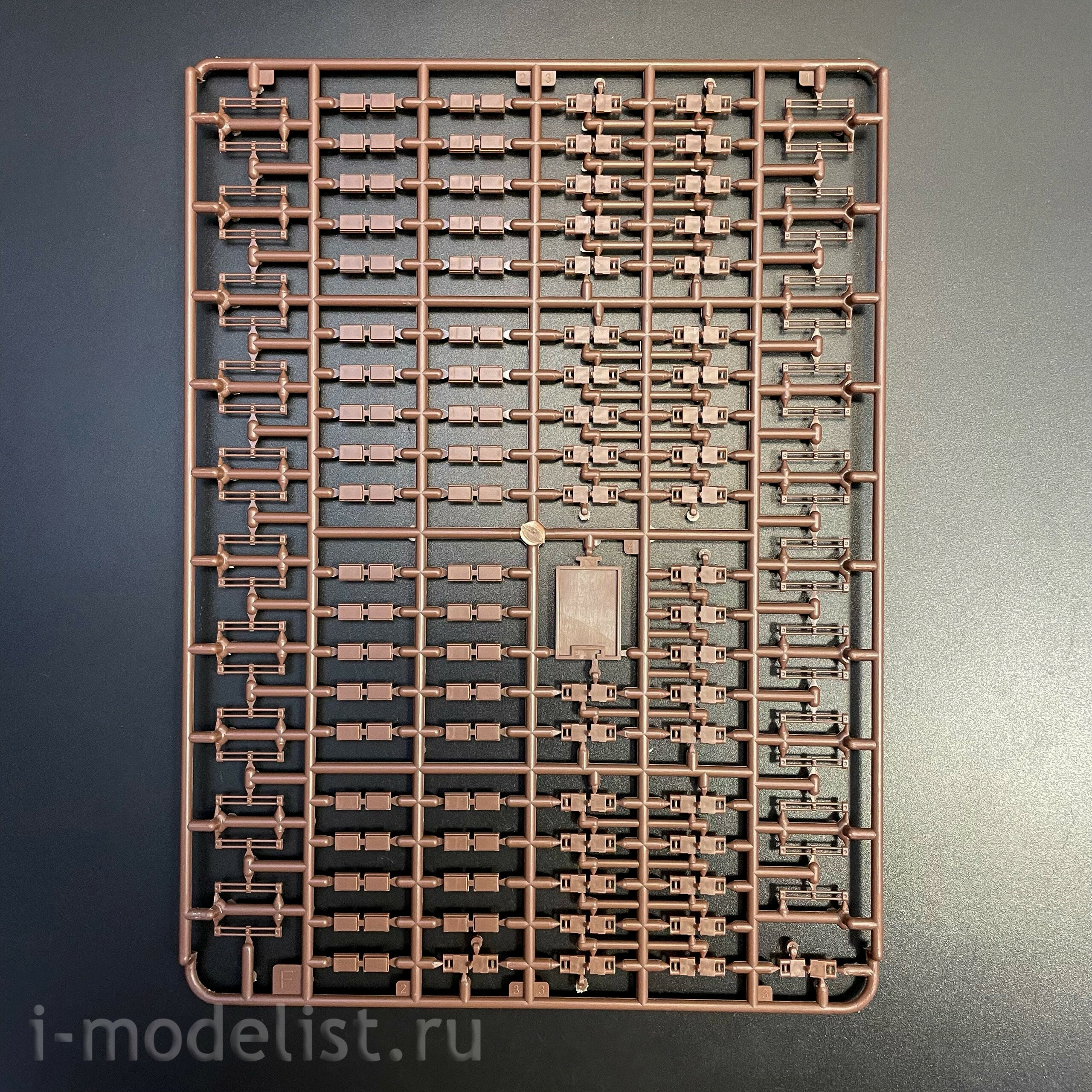 35A062 Amusing Hobby 1/35 Немецкий танк Leopard 2 A-RC 3.0