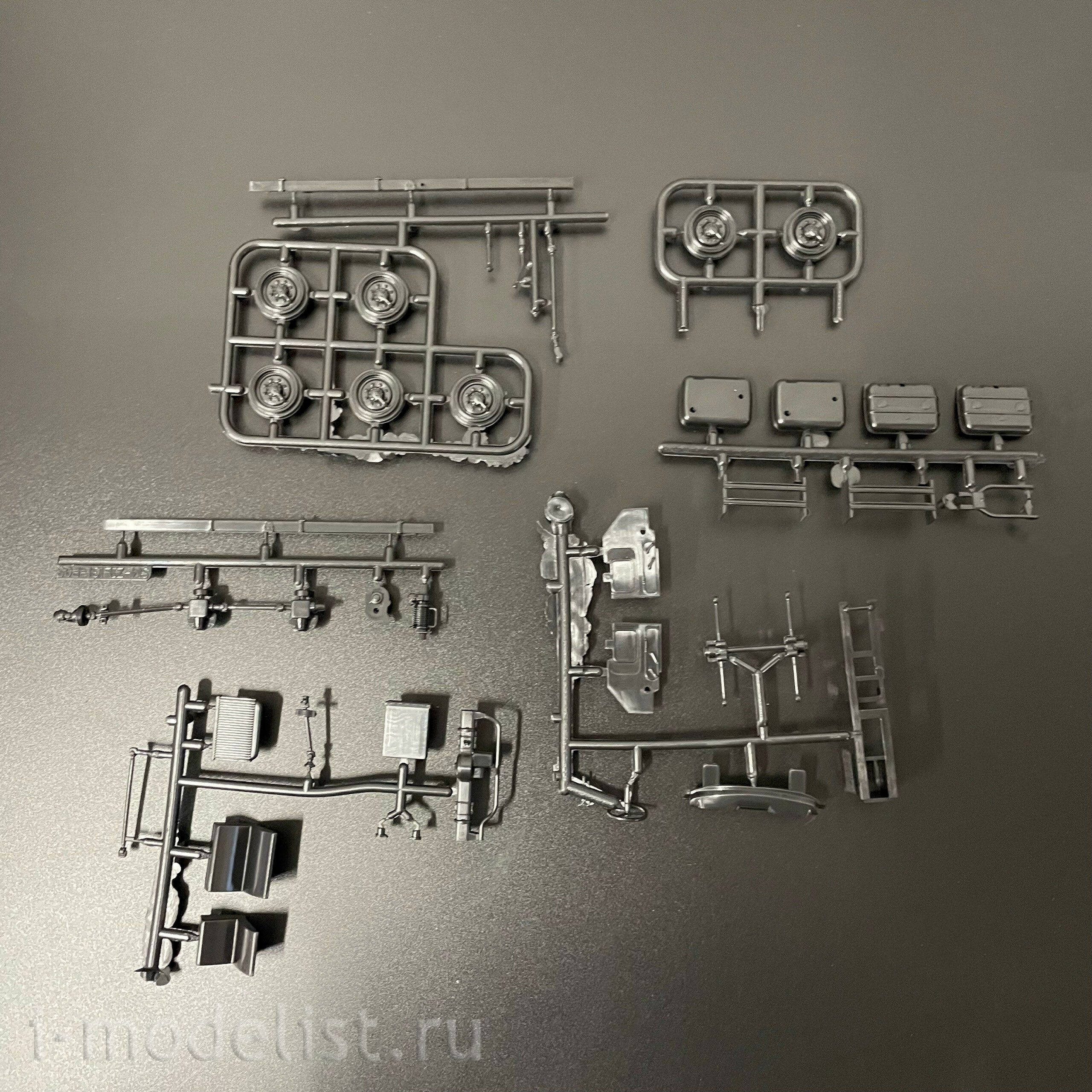 1426AVD AVD Models 1/43 Дезинфекционно-душевой автомобиль ДДА-3(131)