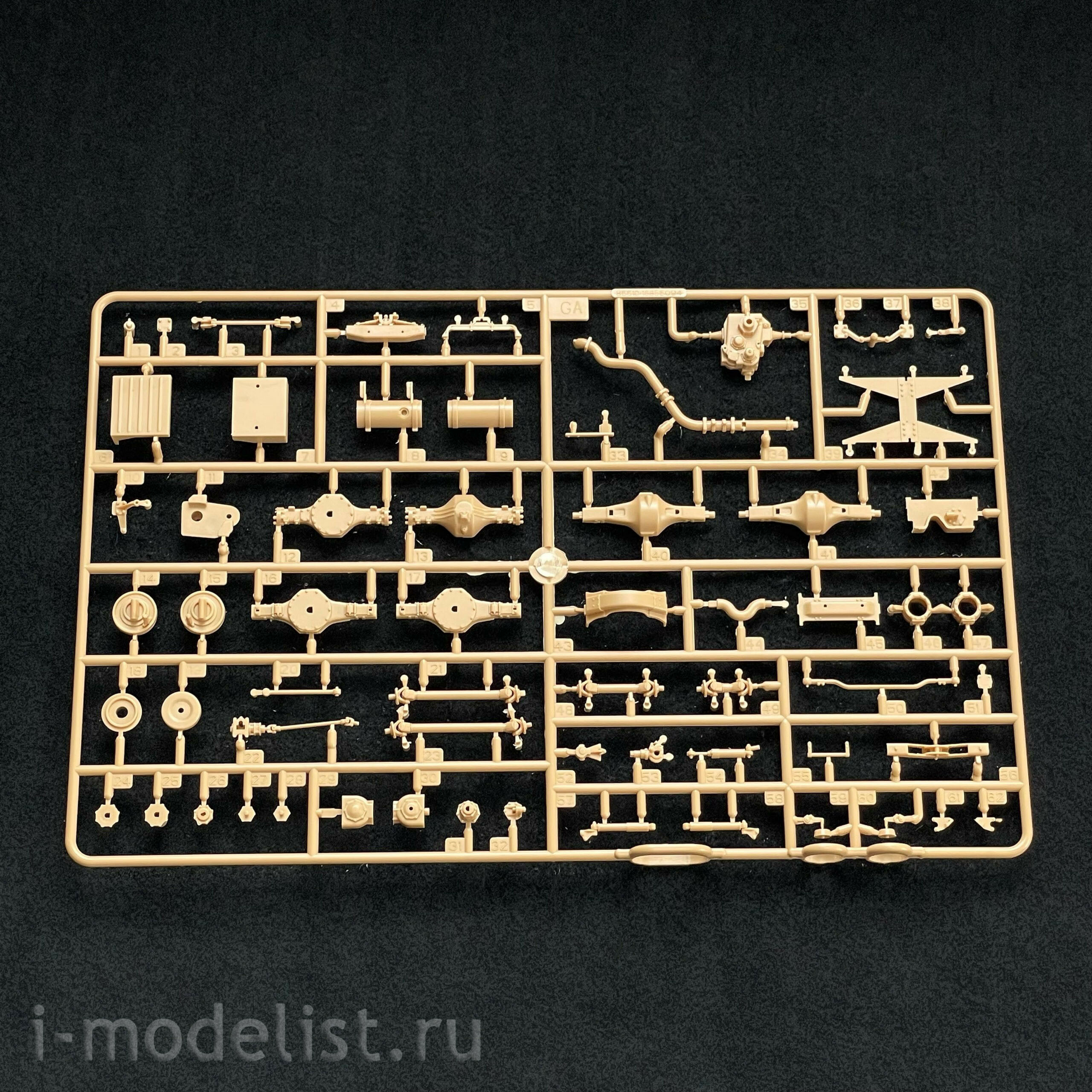 85510 HobbyBoss 1/35 Советский грузовой автомобиль Кр-260