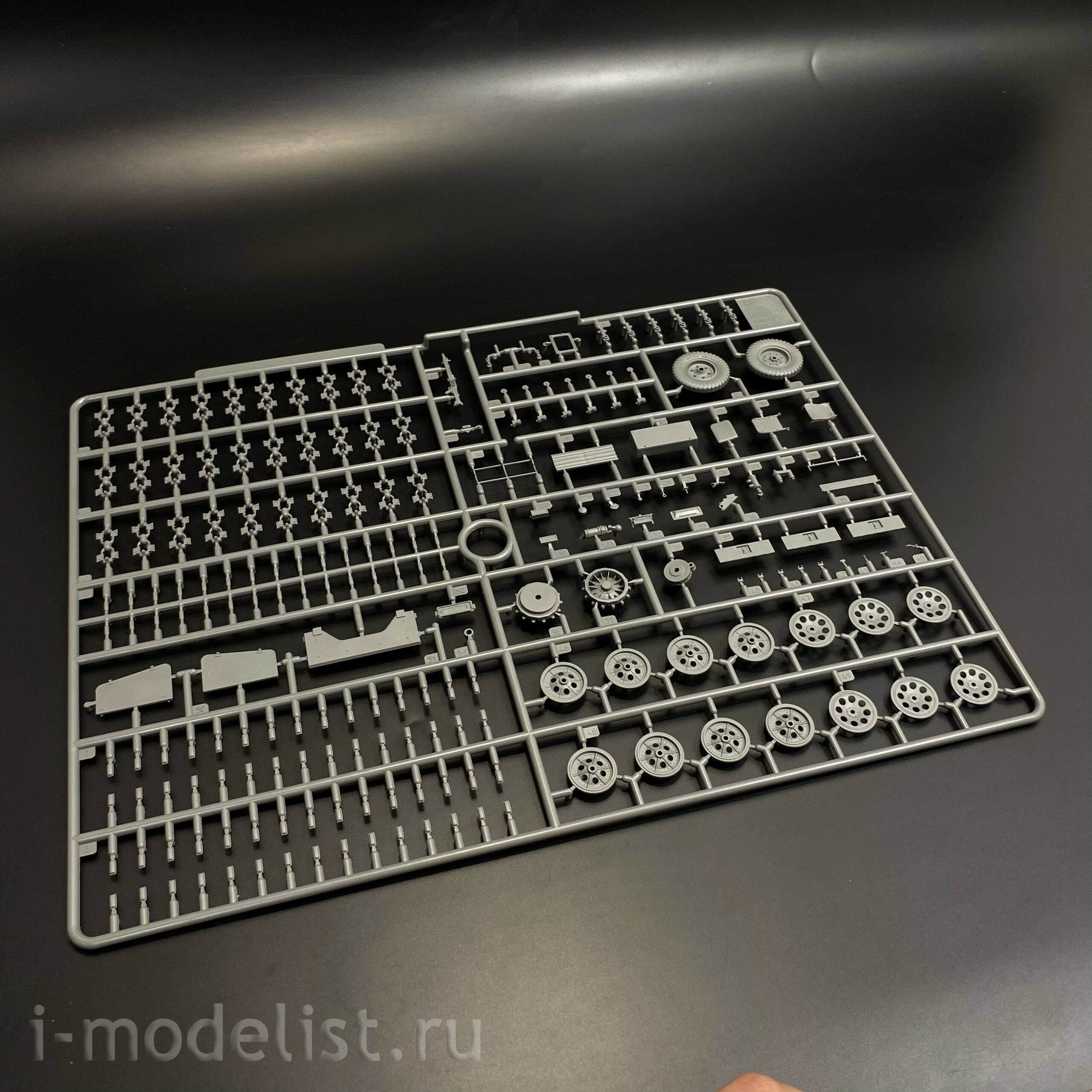 BT-041 Border Model 1/35 Бронетранспортёр Sd.Kfz.251/1 Ausf.D