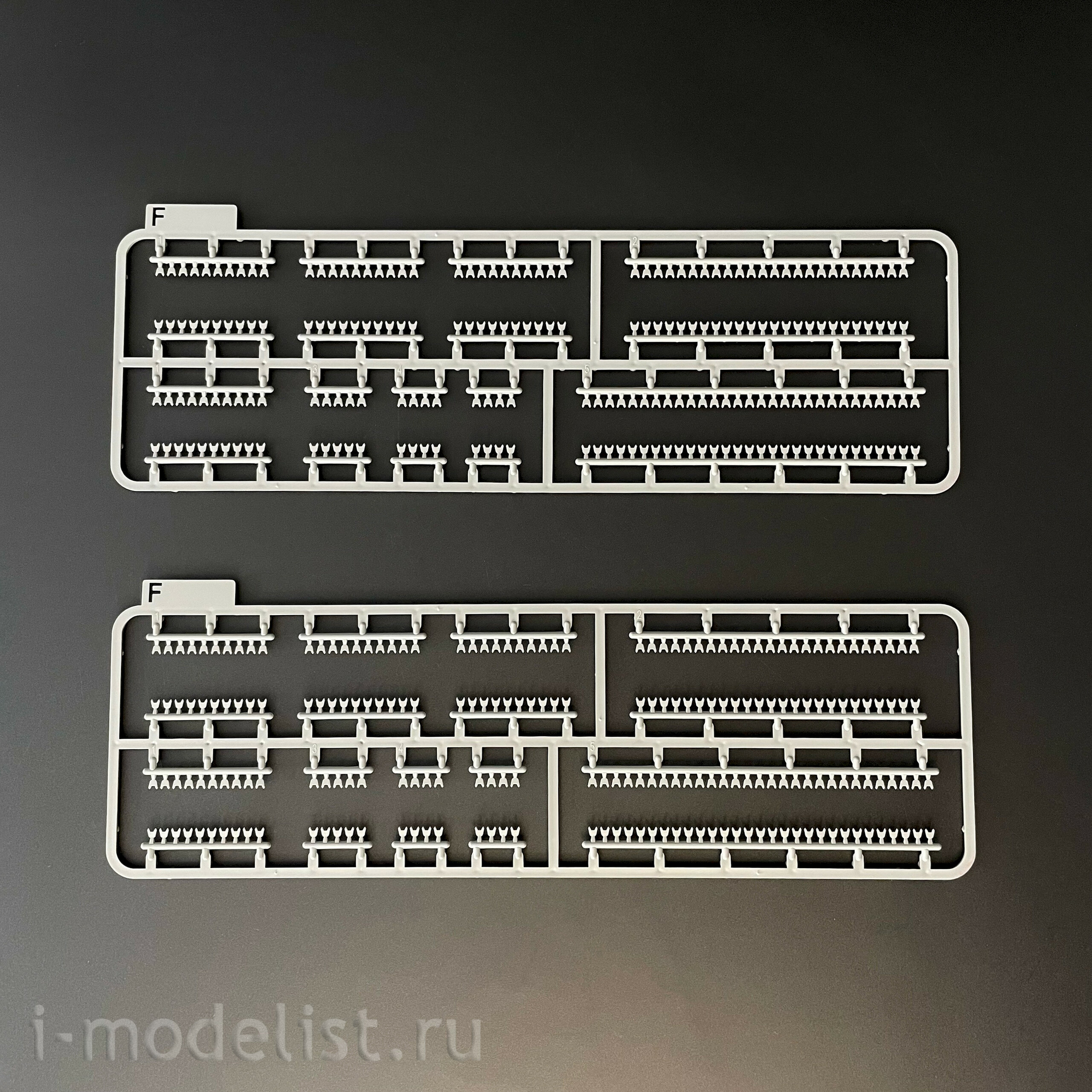2198 Takom 1/35 Немецкий тяжёлый танк Sd.Kfz. 181 Pz.Kpfw.VI Ausf.E Tiger I (средний) с Zimmerit