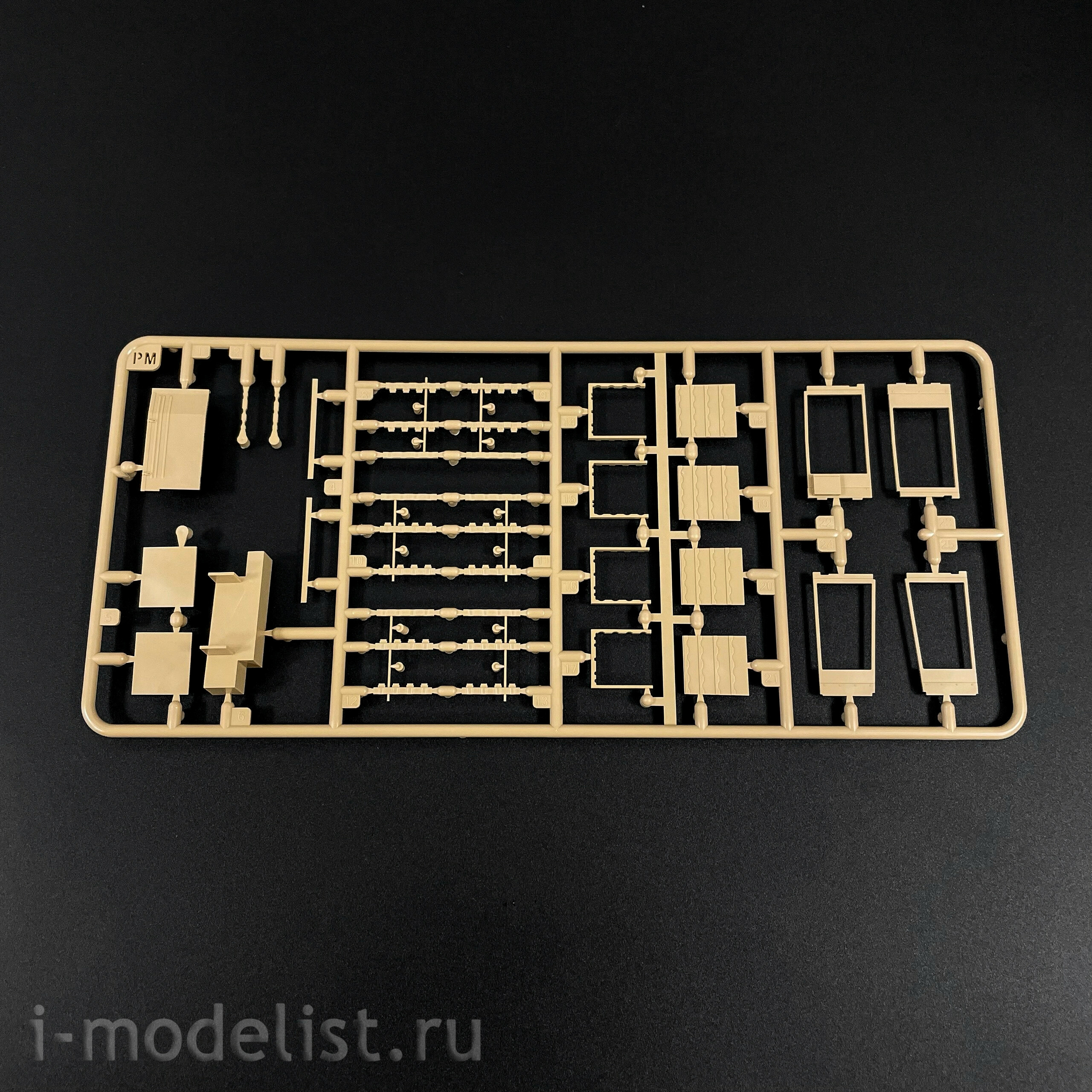 RM-5100 Rye Field Model 1/35 Немецкий танк Pz. Kpfw. VI Ausf. E Tiger I mid. Production