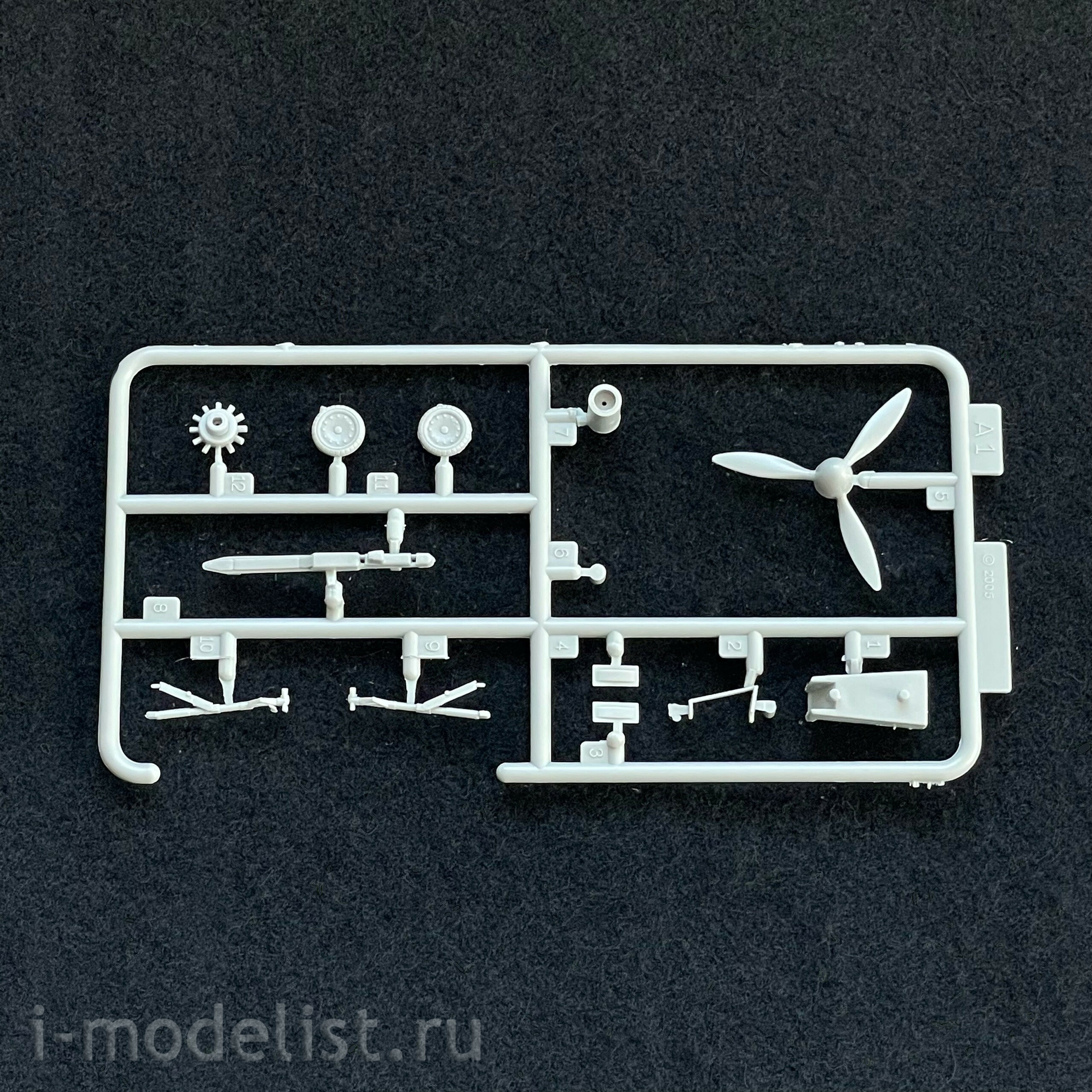 80245 HobbyBoss 1/72 Самолет  Fw190A-6