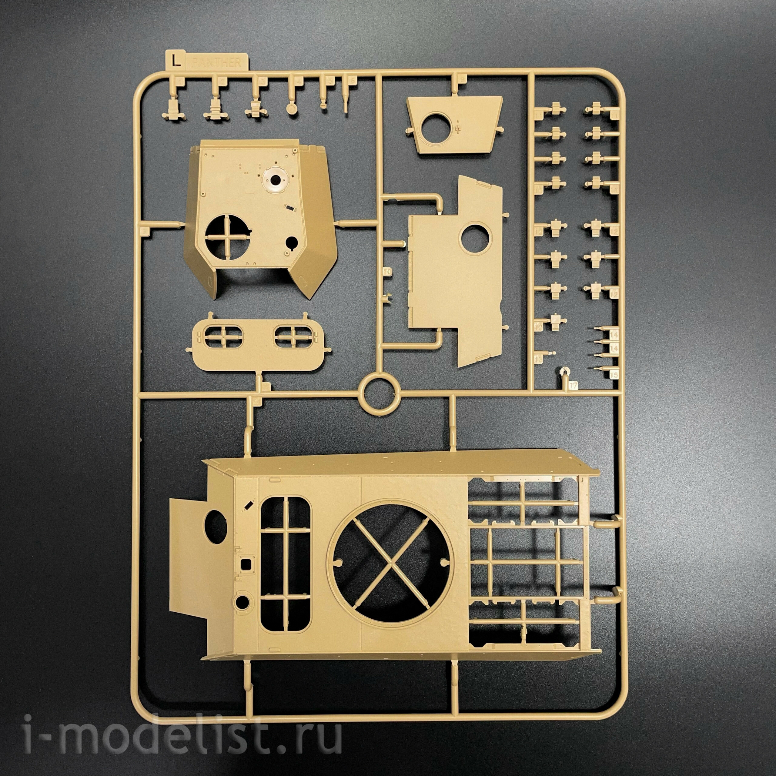 RM-5112 Rye Field Model 1/35 Танк Sd.Kfz.171 Panther G с прибором ночного видения