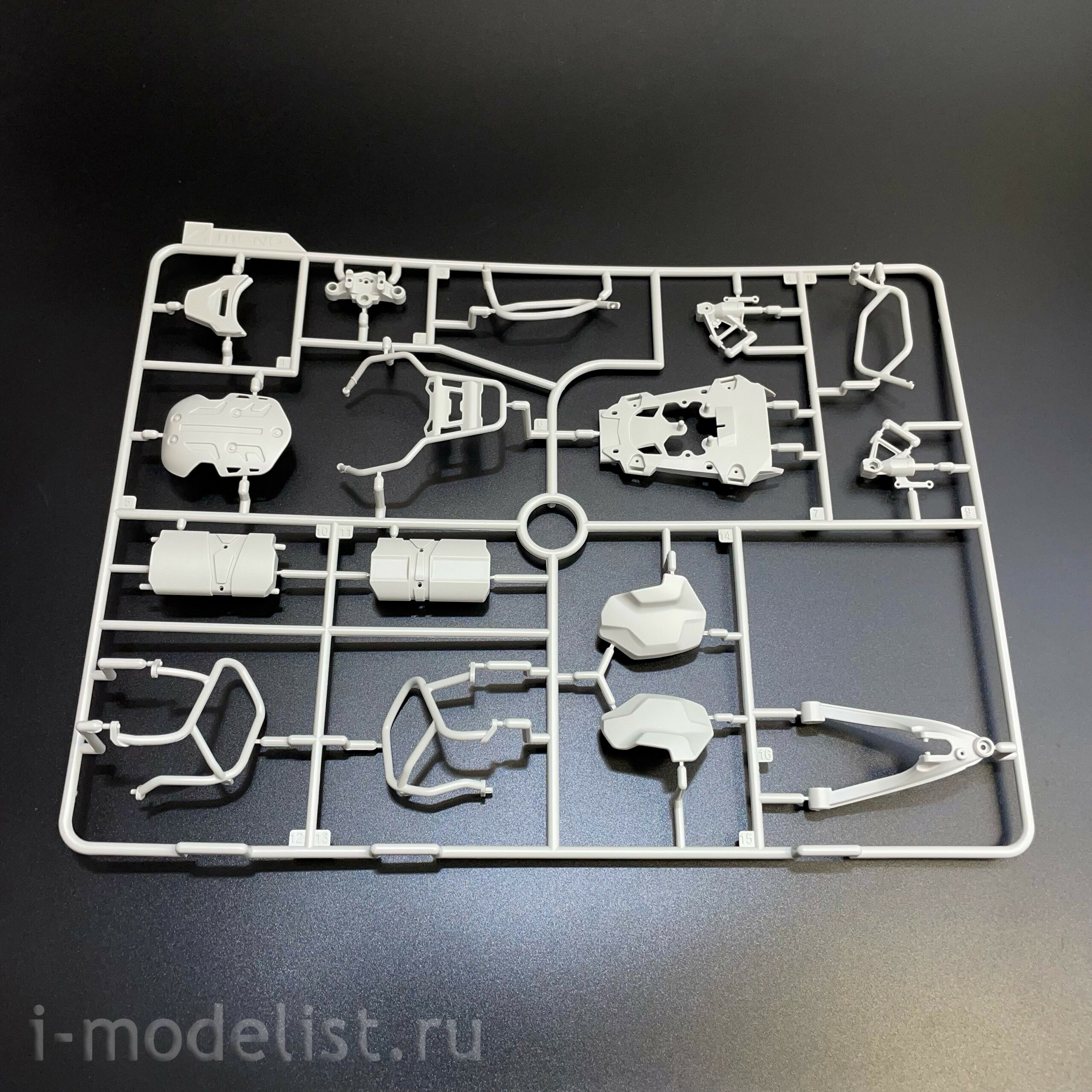 MT-005 Meng 1/9 Баварский мотоцикл R 1250 GS ADV