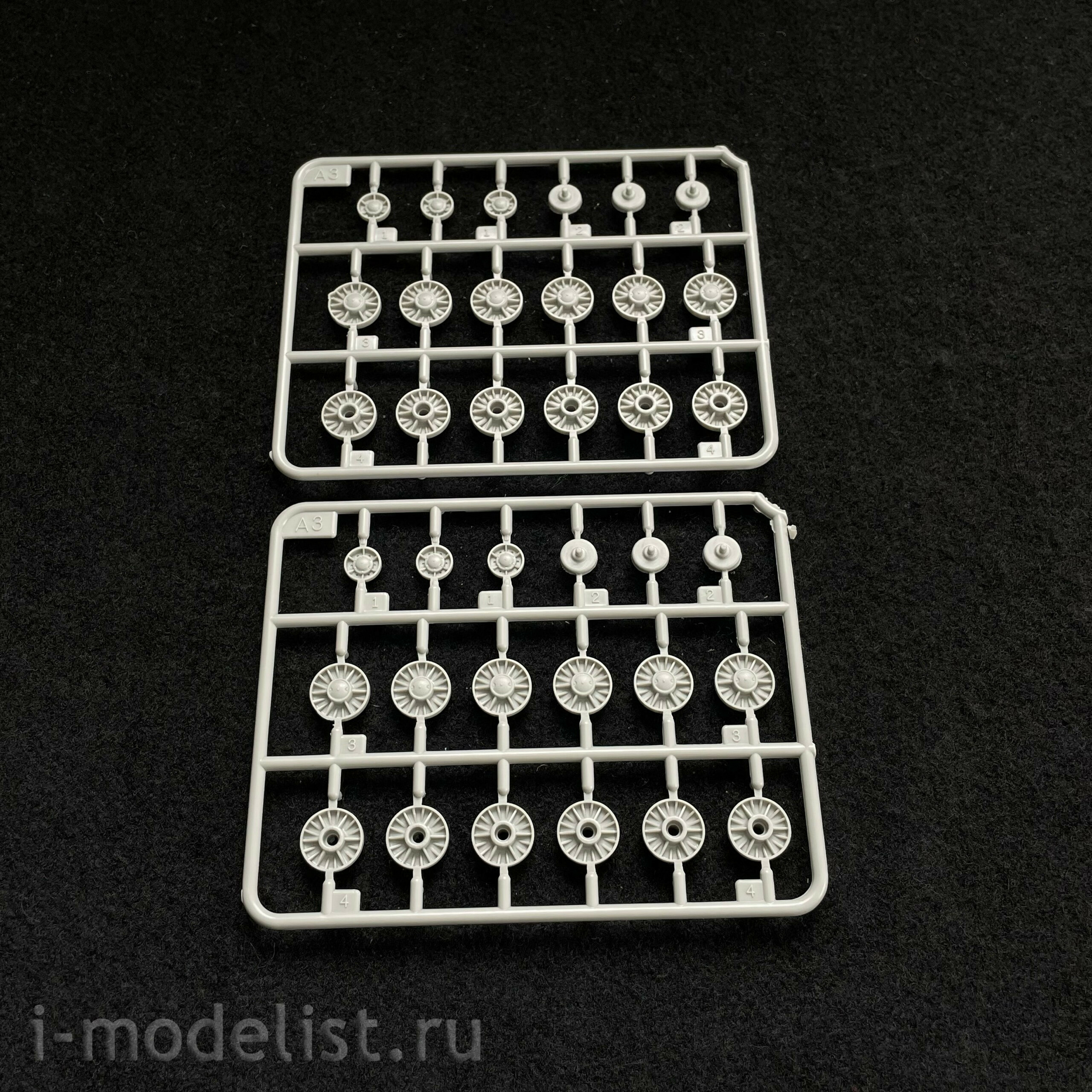 84818 HobbyBoss 1/48 Немецкий танк Pz.Kpfw KV-1 756( r )