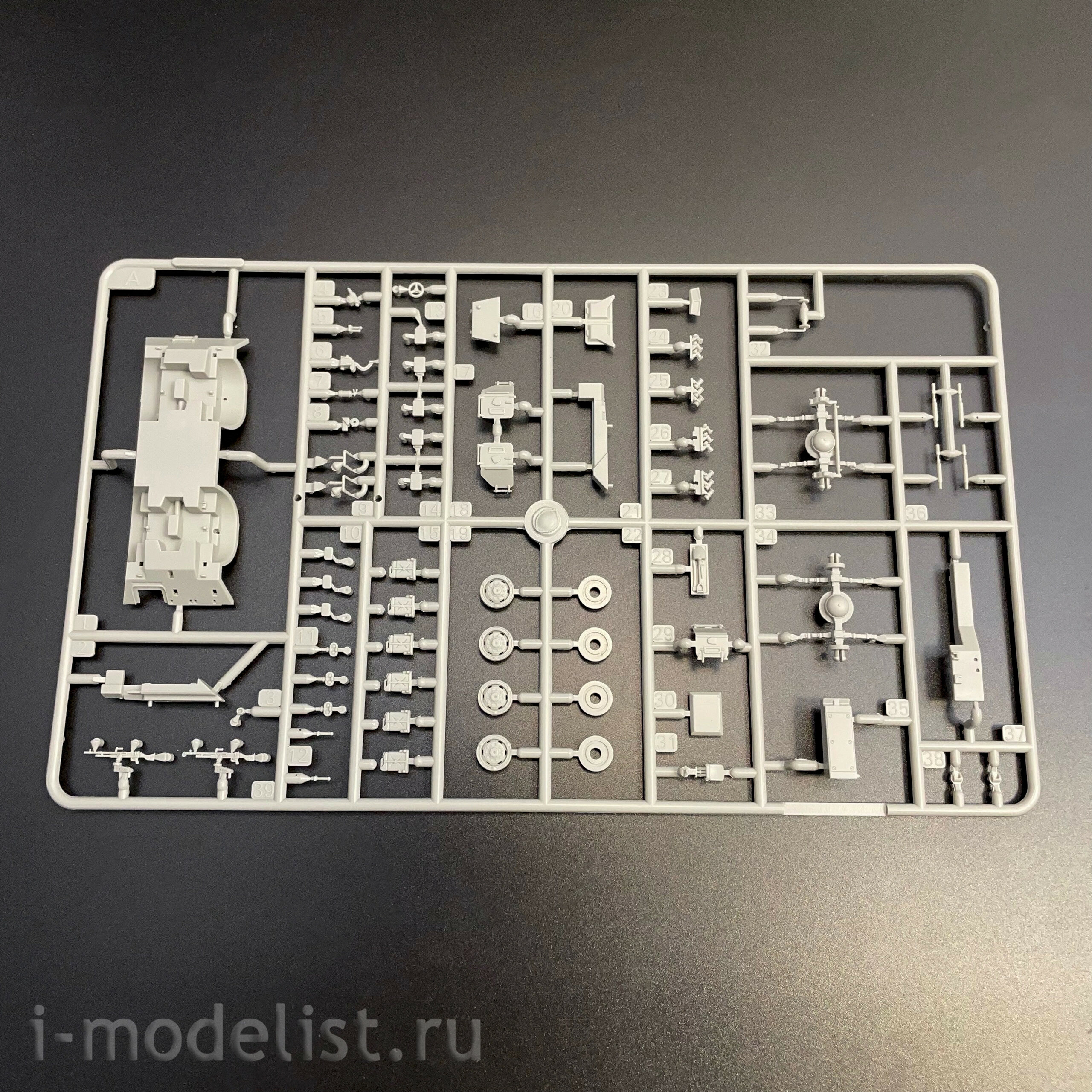07440 Трубач 1/72 Американский бронетранспортер M706 Commando