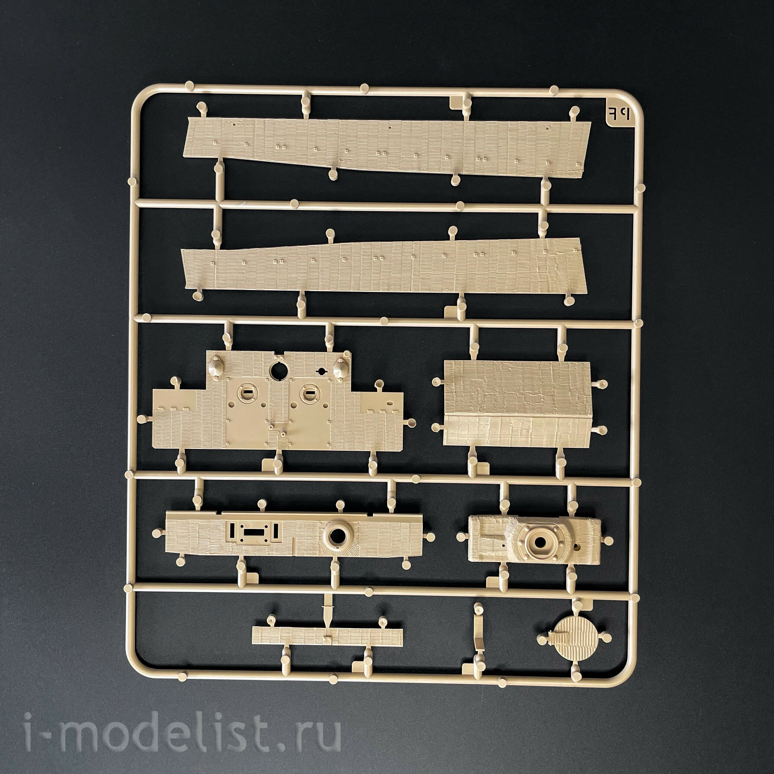 RM-5101 Rye Field Model 1/35 Немецкий танк Tiger I (поздний) 