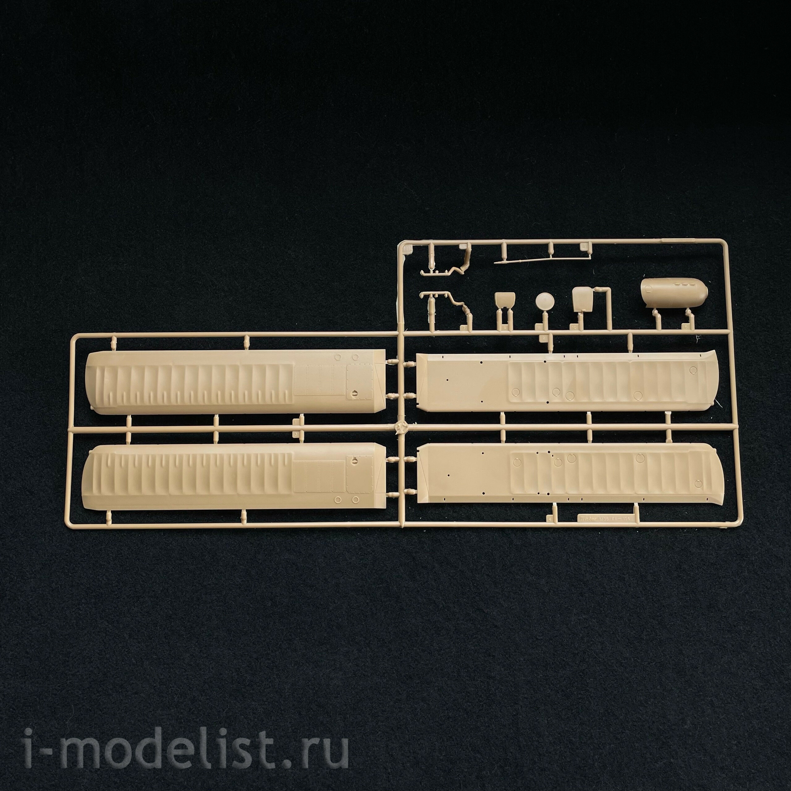 80183 HobbyBoss 1/35 Самолёт-разведчик Fieseler Fi-156 C-3/TROP Storch