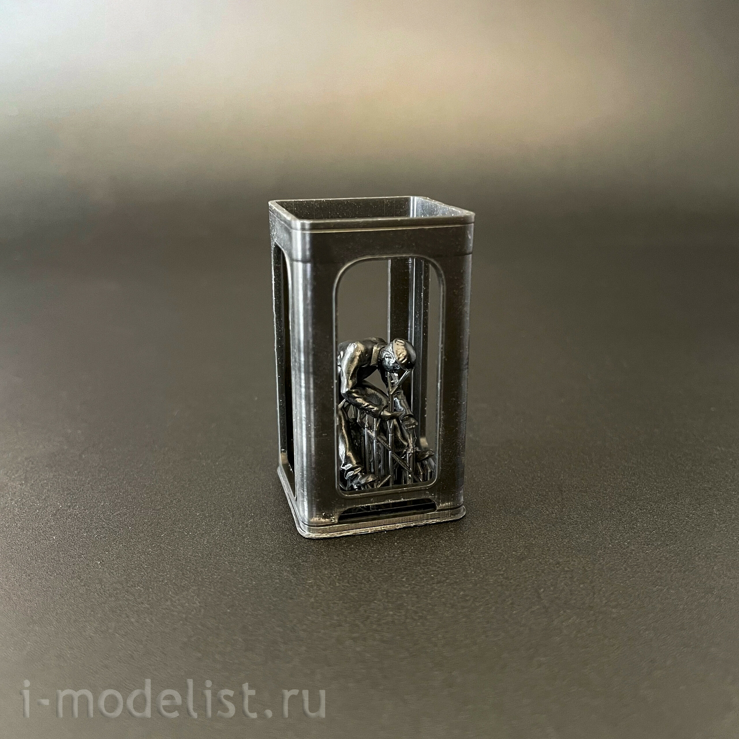 KH80146 Zimi Model 1/48 Российский истребитель-бомбардировщик С-22 M3/M4
