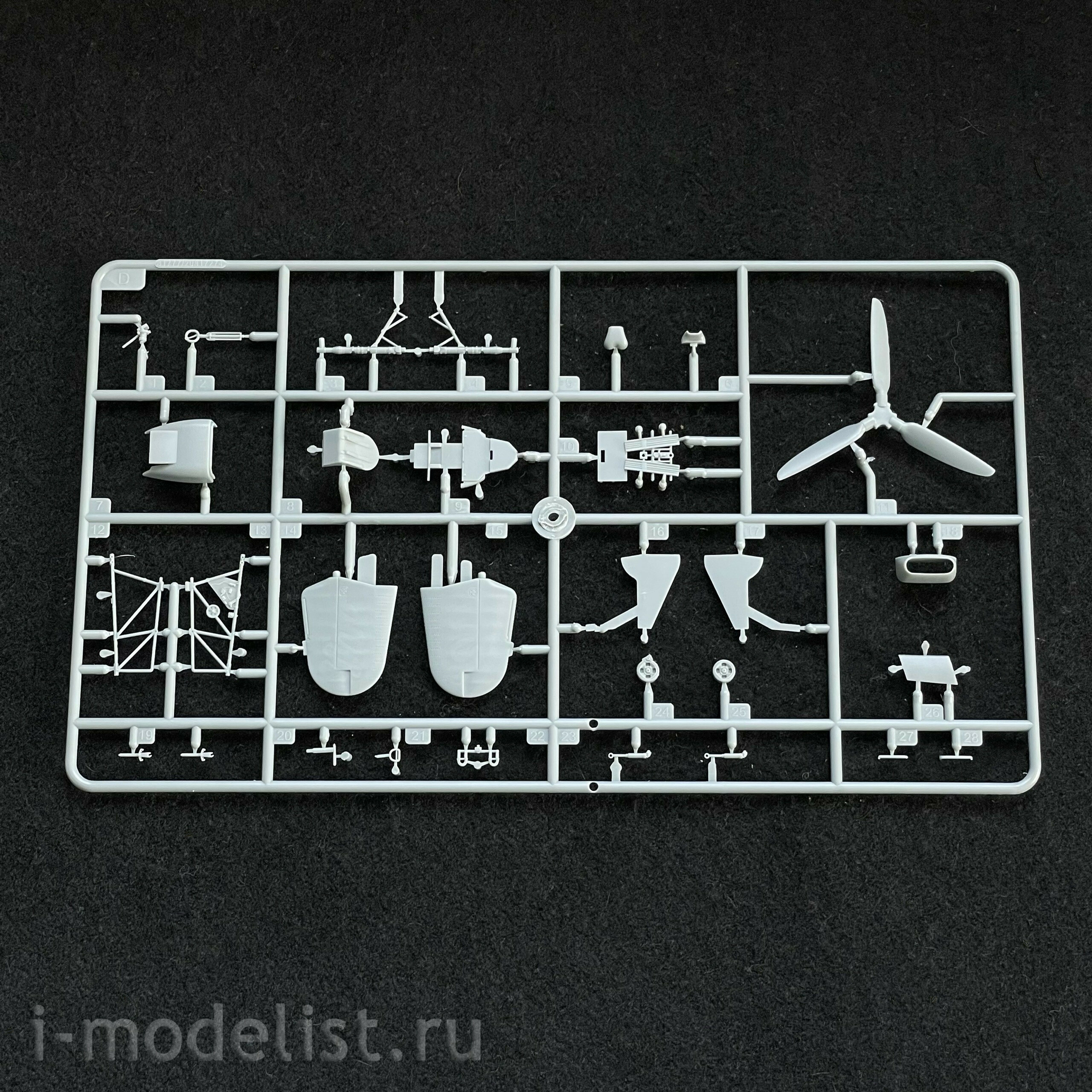 81777 HobbyBoss 1/48 Истребитель Hurricane Mk. 1
