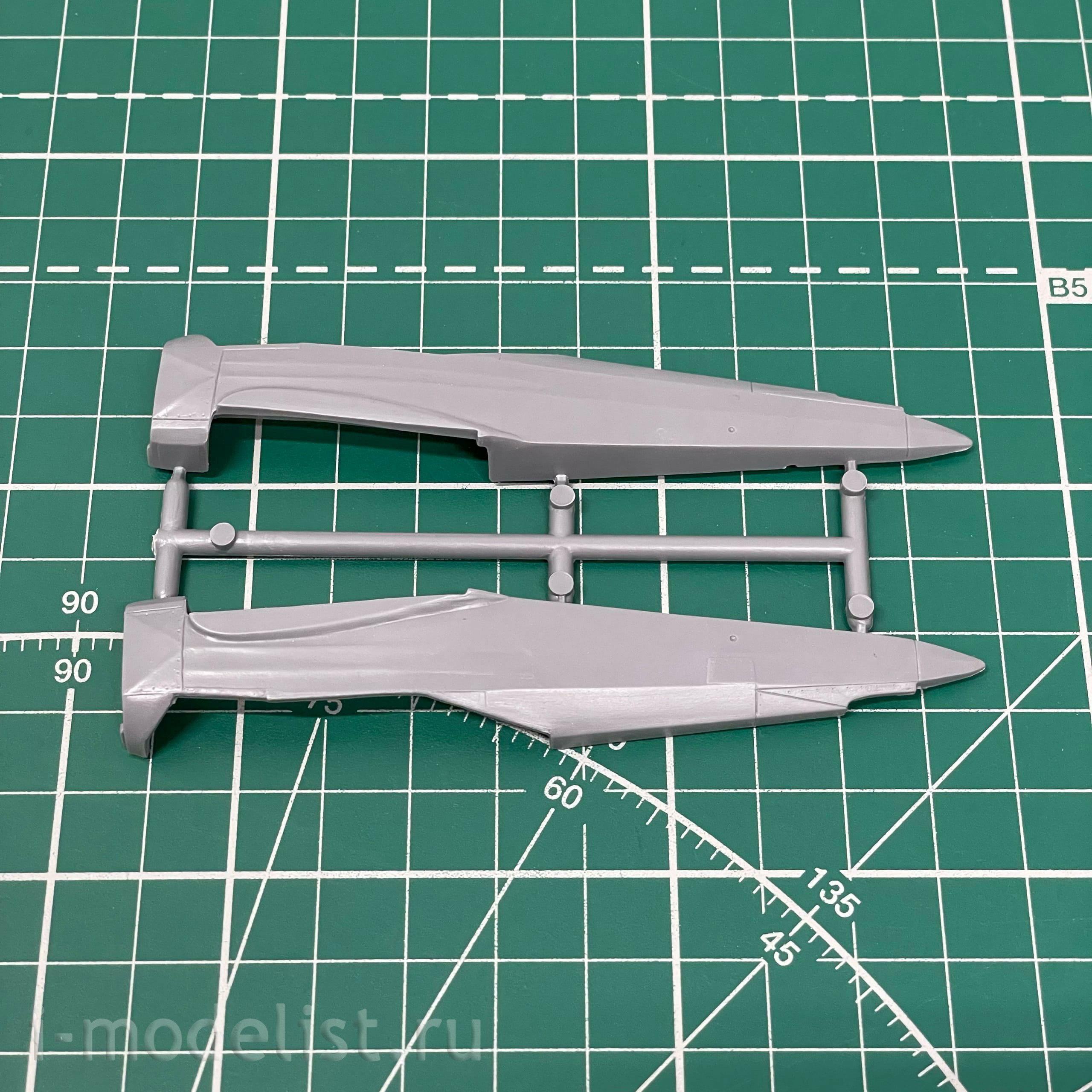 KPM0130 Kovozavody Prostejov 1/72 Самолёт Let Z-37A-2 