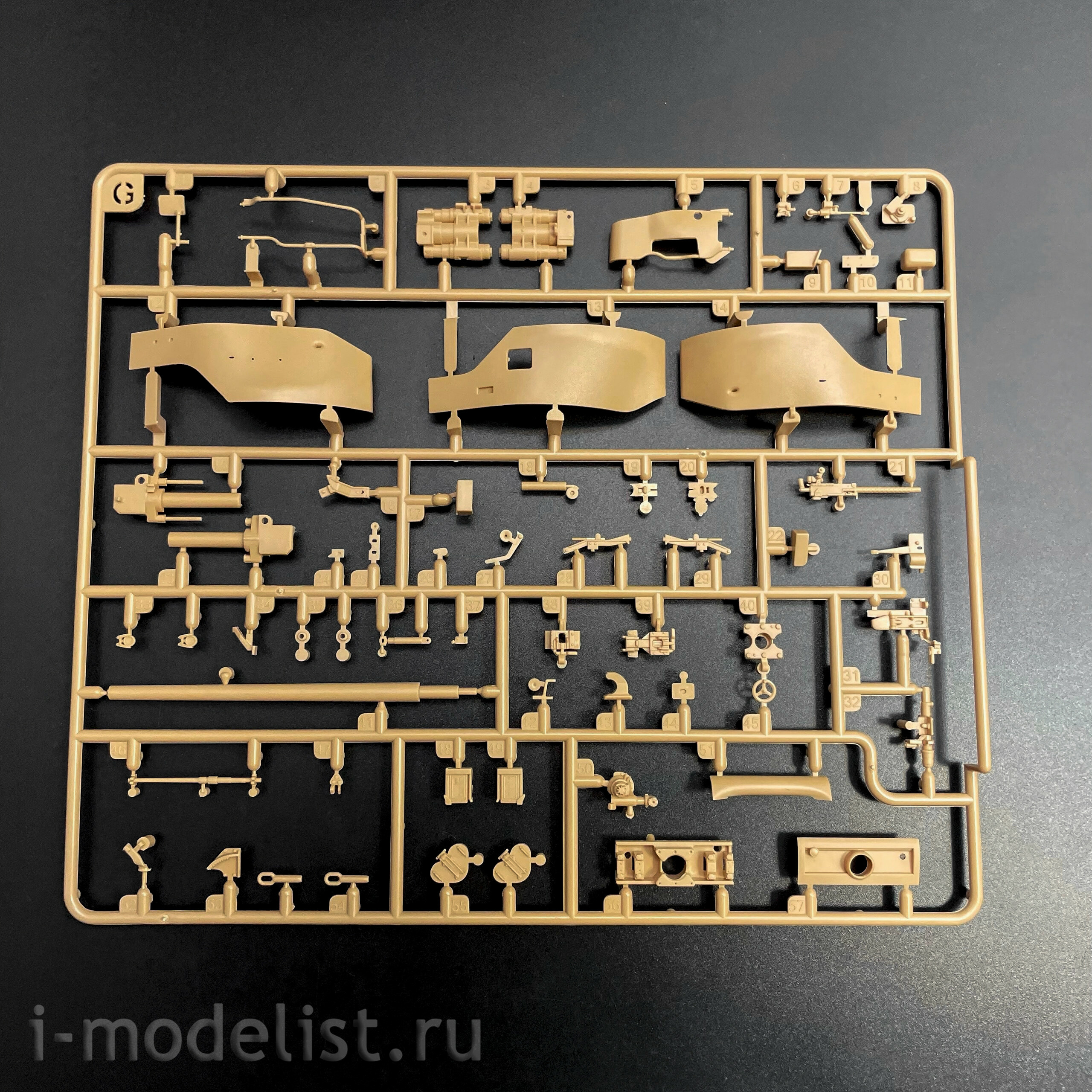 RM-5132 Rye Field Model 1/35 Танк M4A3 Sherman 76W VVSS поздний (Стандартная версия)