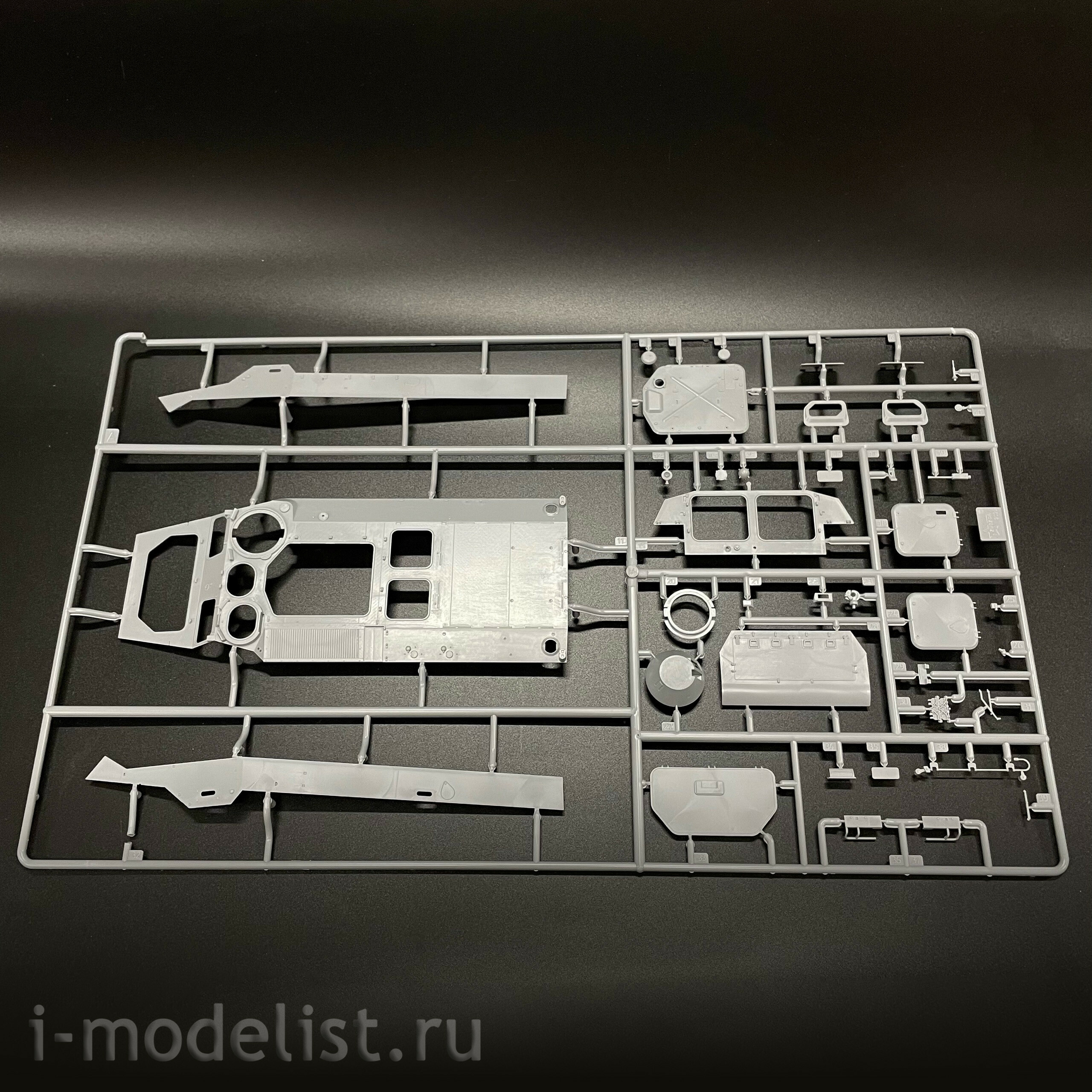 3652 Звезда 1/35 ПРЕДЗАКАЗ Советский многоцелевой бронетранспортёр МТ-ЛБ