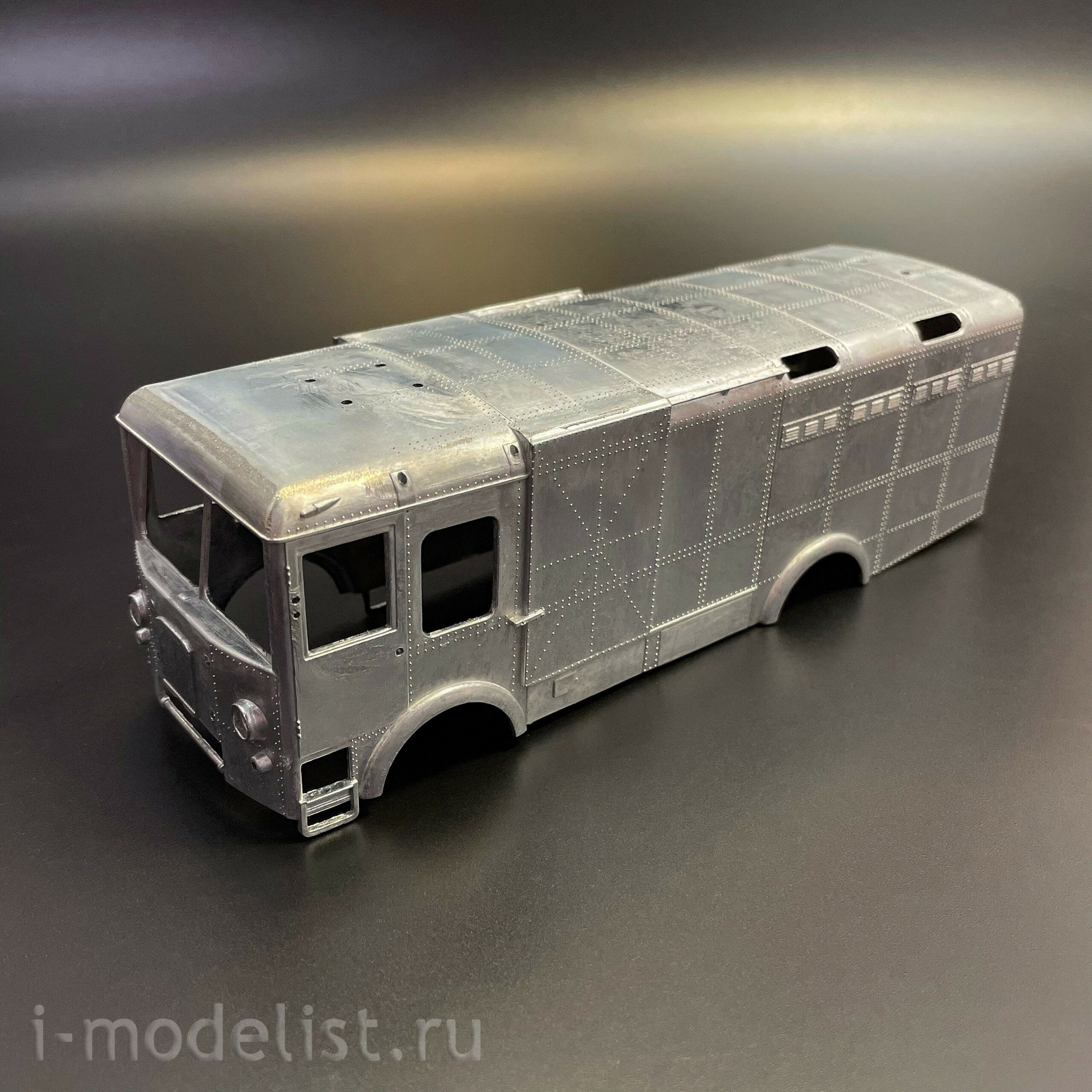 4091AVD AVD Models 1/43 Троллейбус ТГ-3