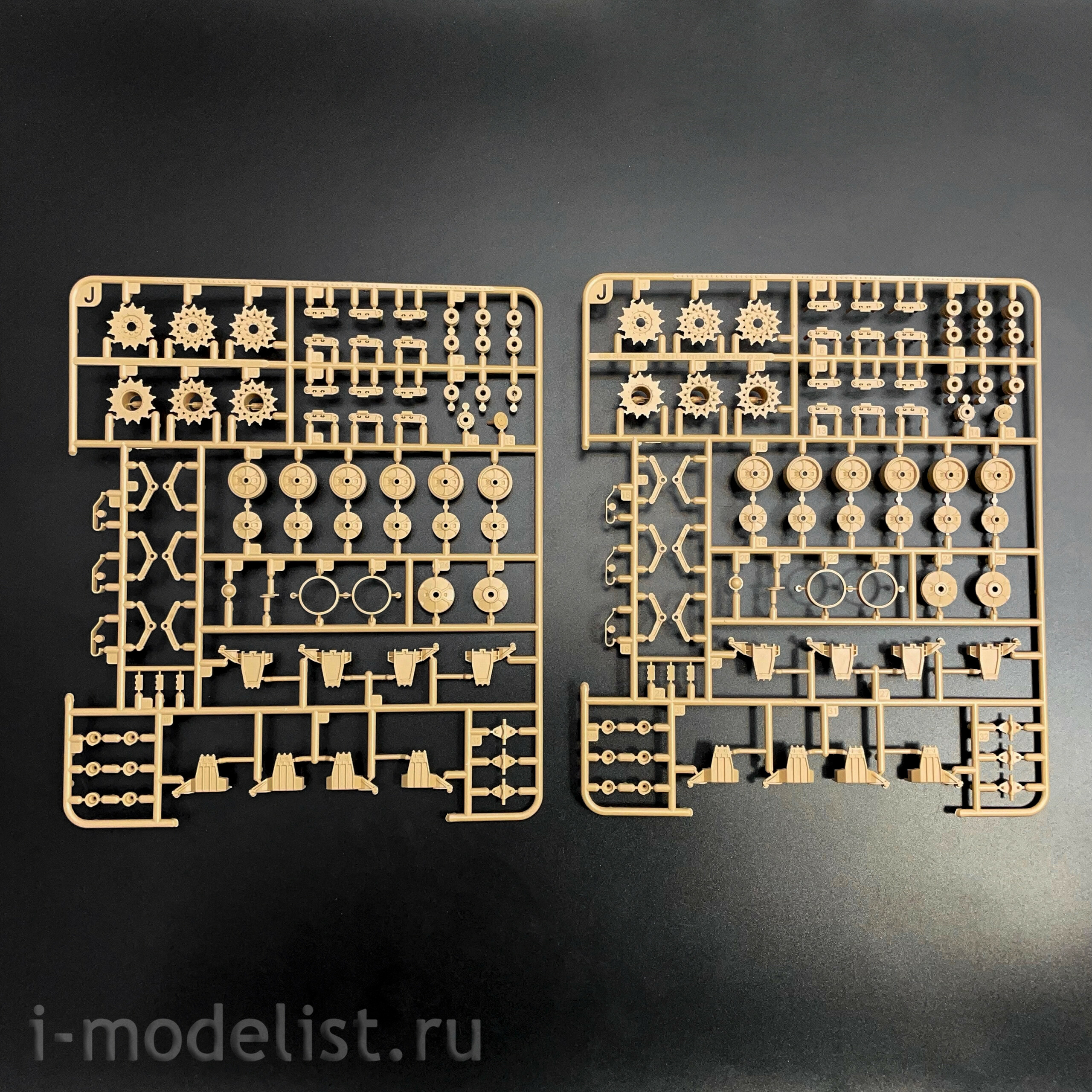 RM-5132 Rye Field Model 1/35 Танк M4A3 Sherman 76W VVSS поздний (Стандартная версия)