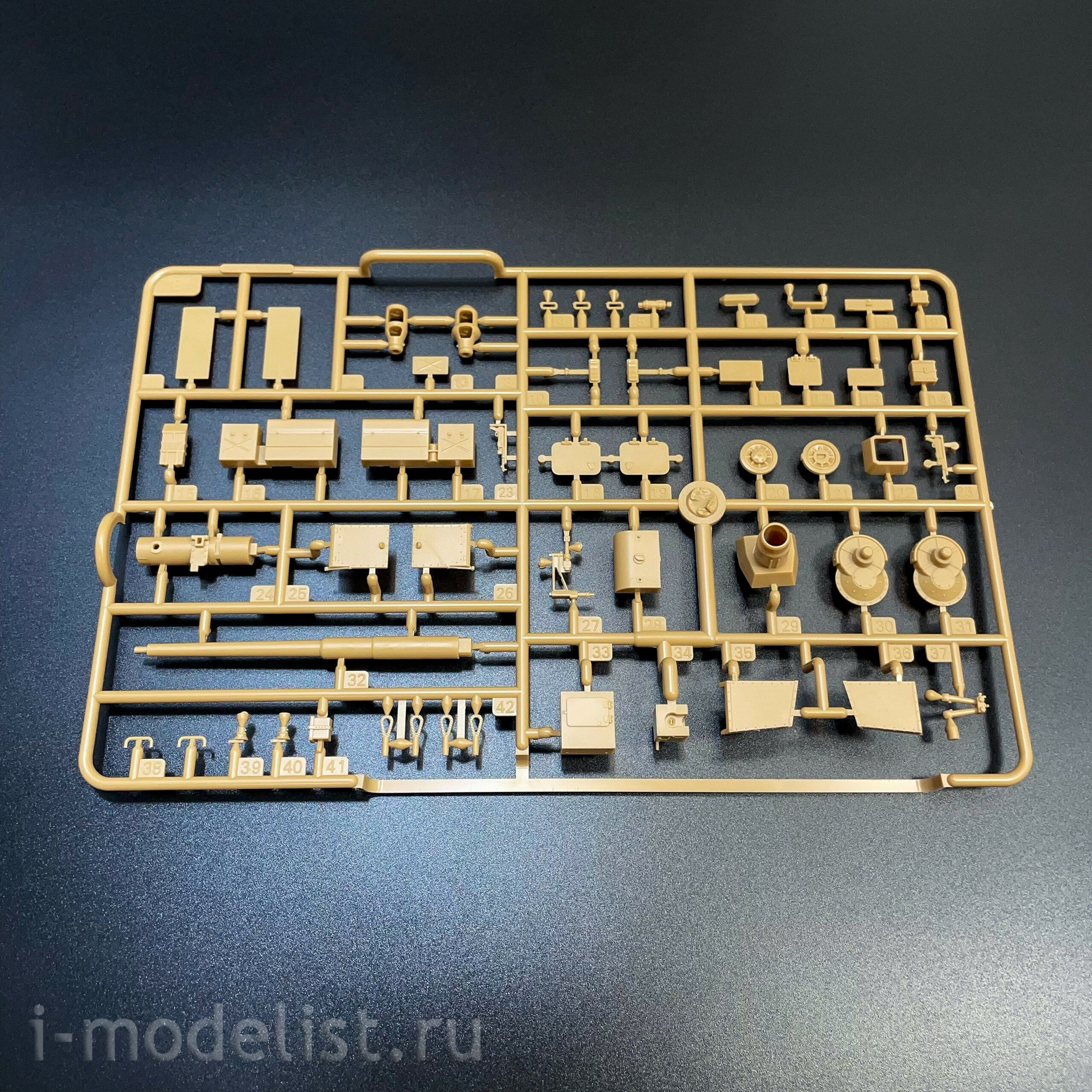 84835 Hobbyboss 1/48 Немецкий прототип Pz.Sfl.Iva Dicker Max