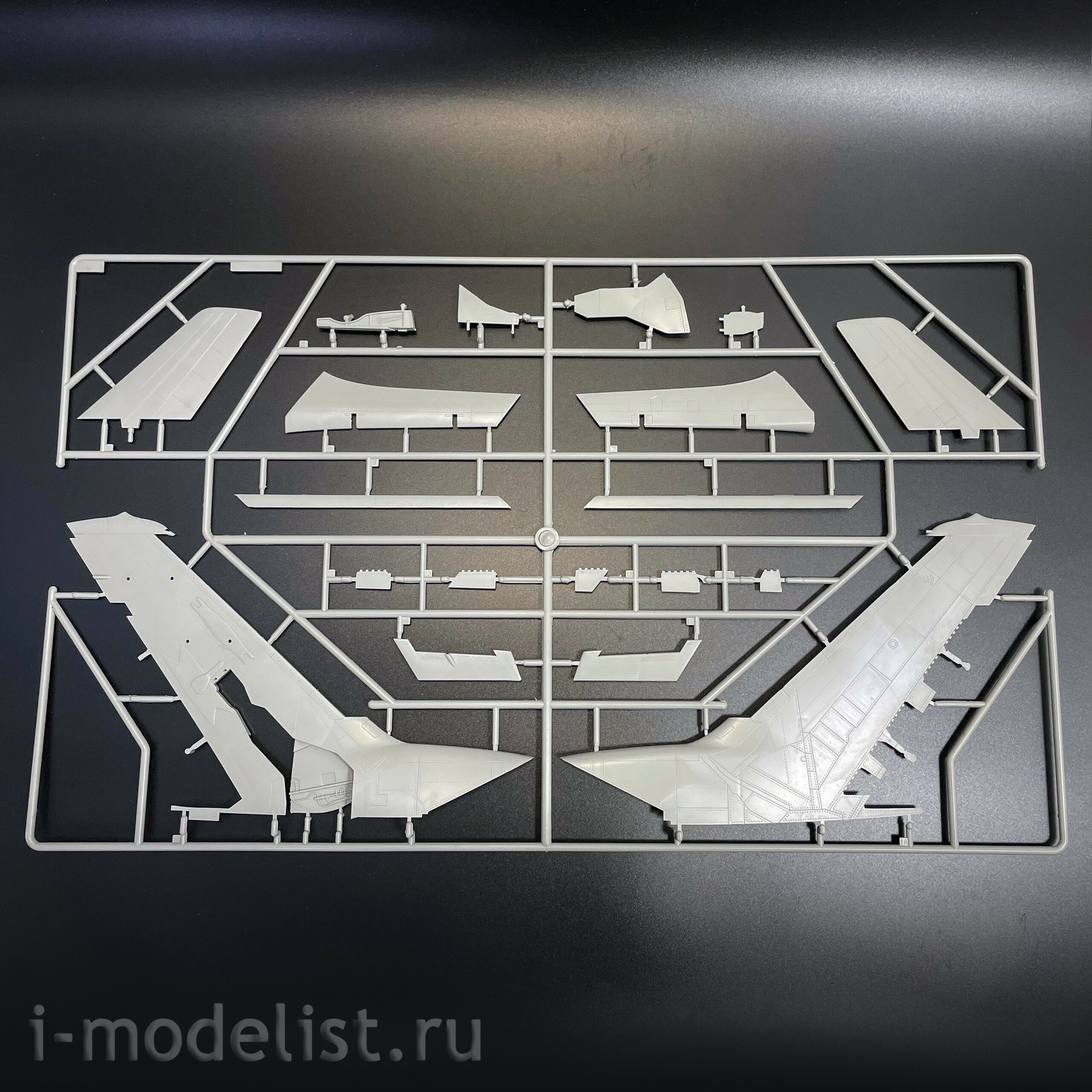 02202 Трубач 1/32 Американский истребитель-бомбардировщик Republic F-105G Wild Weasel