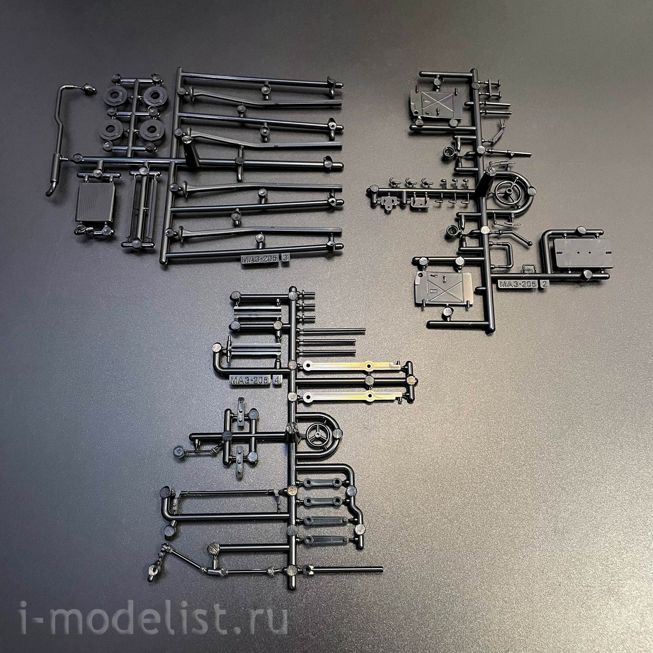 1674AVD AVD Models 1/43 Цементовоз на шасси МАЗ-205