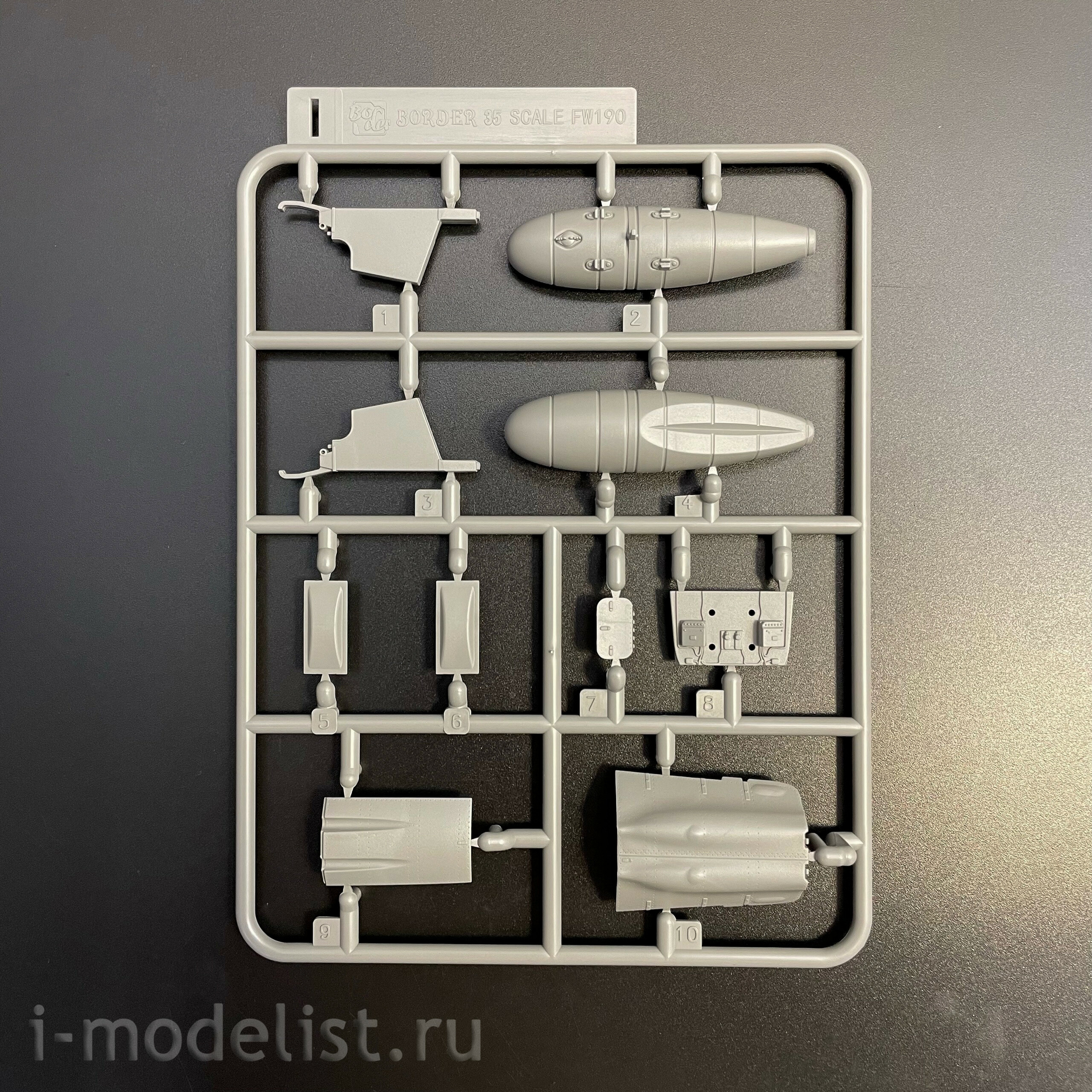 BF-009 Border Model 1/35 Немецкий истребитель Focke-Wulf FW-190A-8, 4 в 1 (R2; R6; R7; R8)