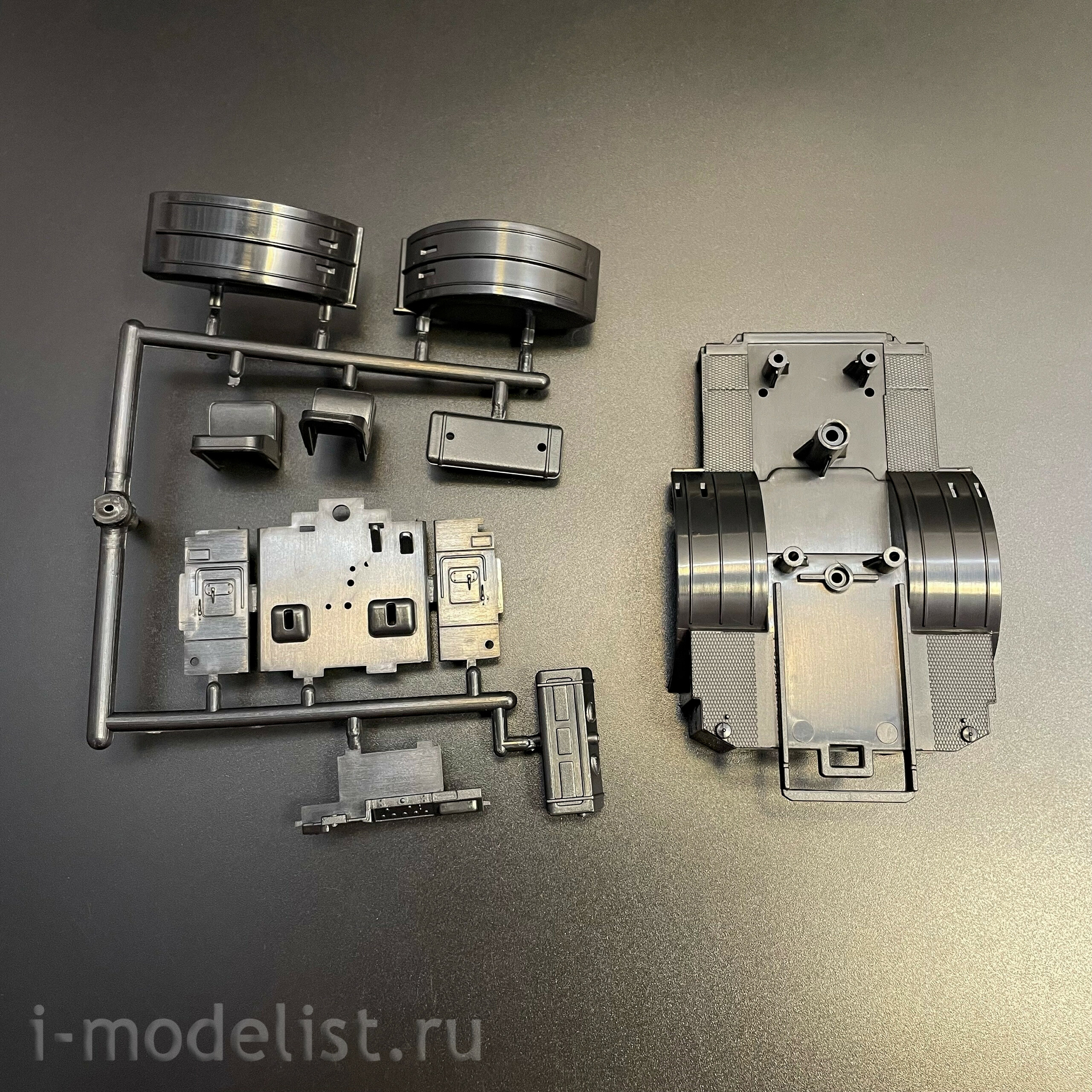6004AVD AVD Models 1/43 Трактор К-701