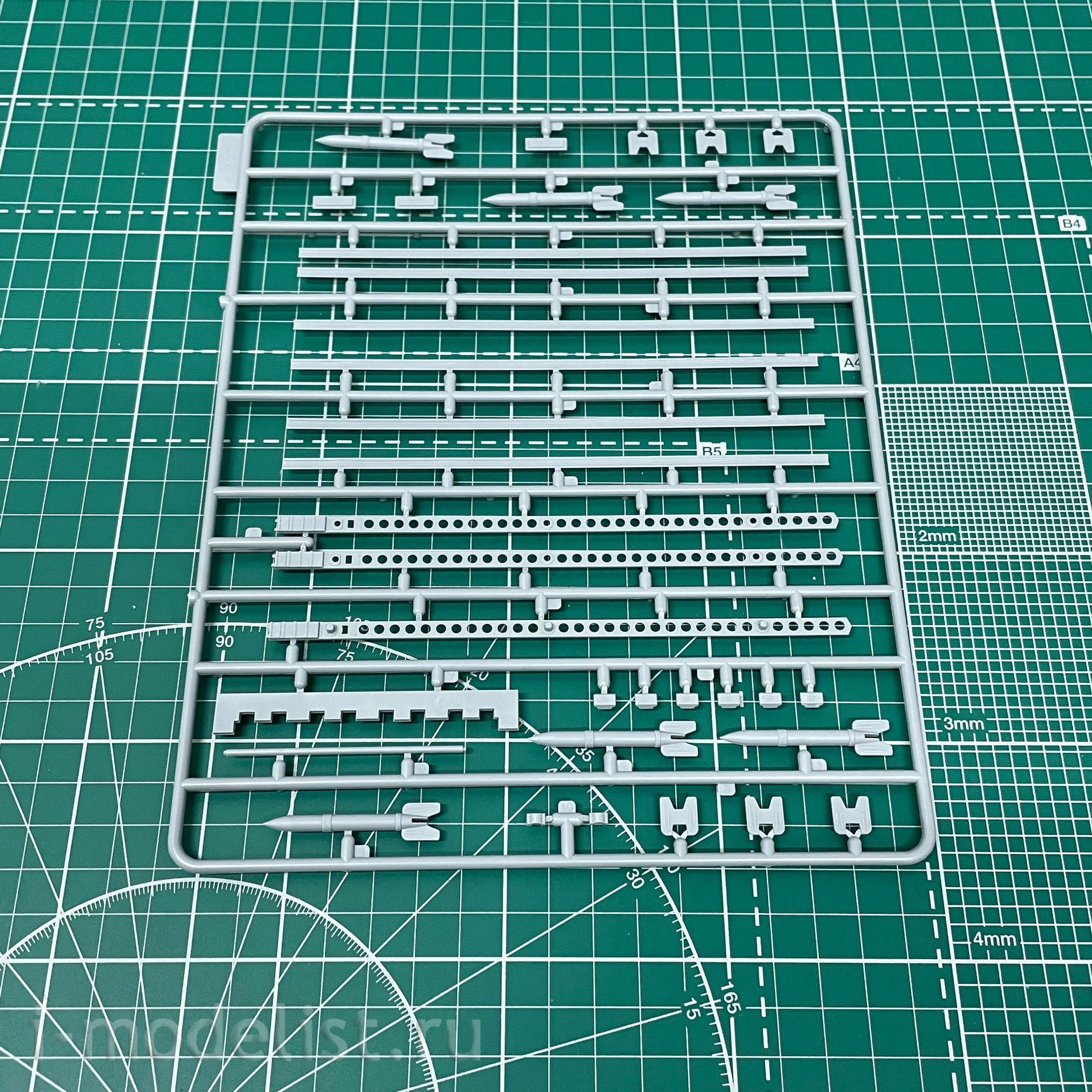 35596 ICM 1/35 БМ-13-16 на шасси G7107 с советским расчетом