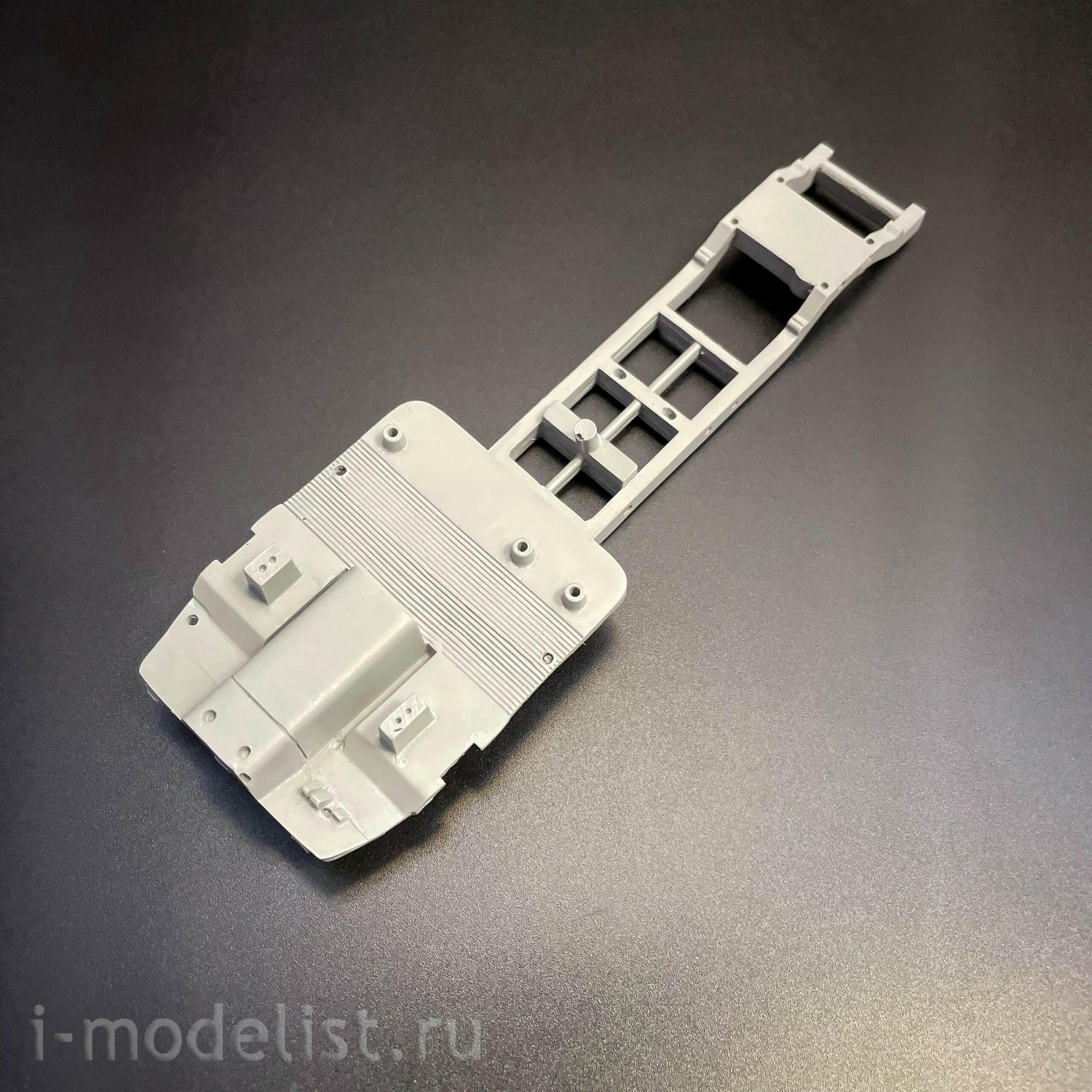 1561AVD AVD Models 1/43 Седельный тягач Ikarus-620