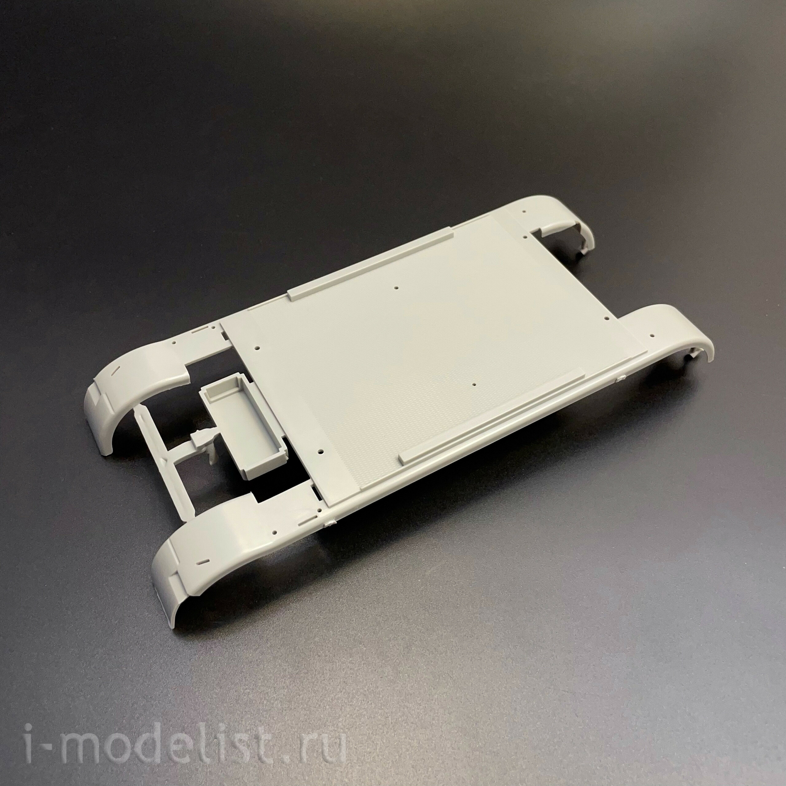 09576 Трубач 1/35 Тяжелый тягач Schwerer Zugkraftwagen 18to Sd. Kfz. 9/1 с 6-тонным краном Bilstein