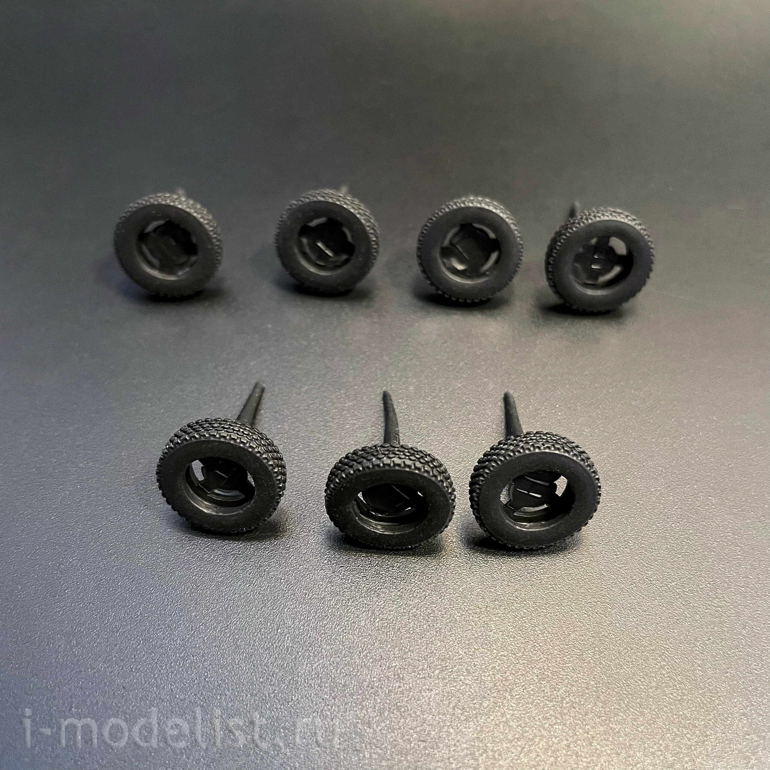 7206AVD AVD Models 1/72 АПМ-90М (130) аэродромная посадочно-светомаячная станция